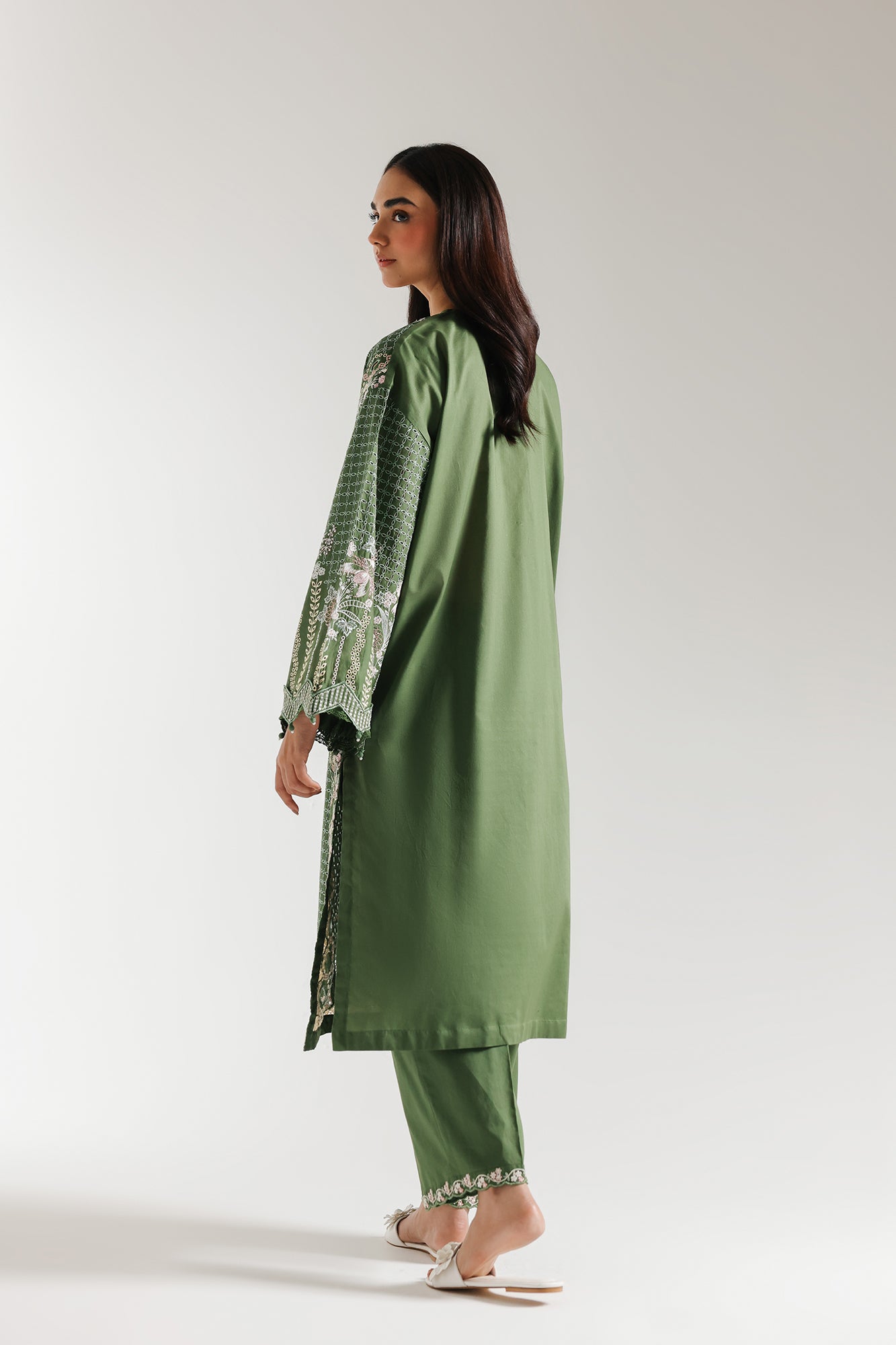 EMBROIDERED SUIT (E3138/103/122)