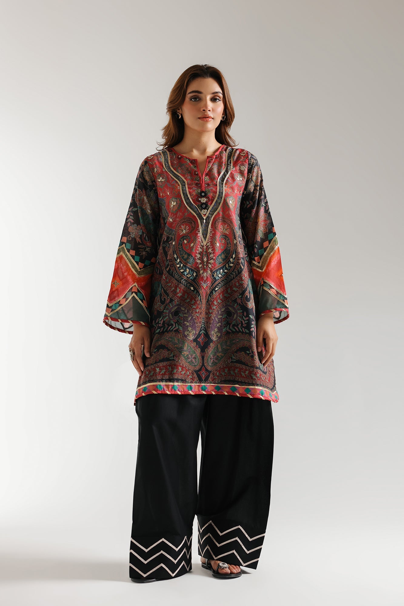 EMBROIDERED SUIT (E3160/103/901)