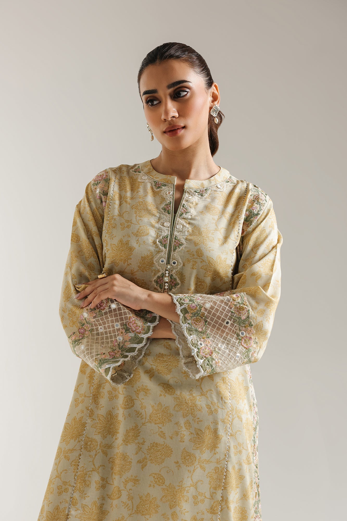 EMBROIDERED SUIT (E3193/103/112)