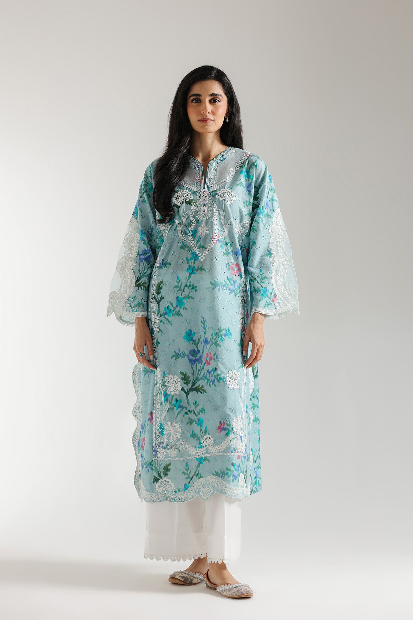 EMBROIDERED SUIT (E103/616/3204)