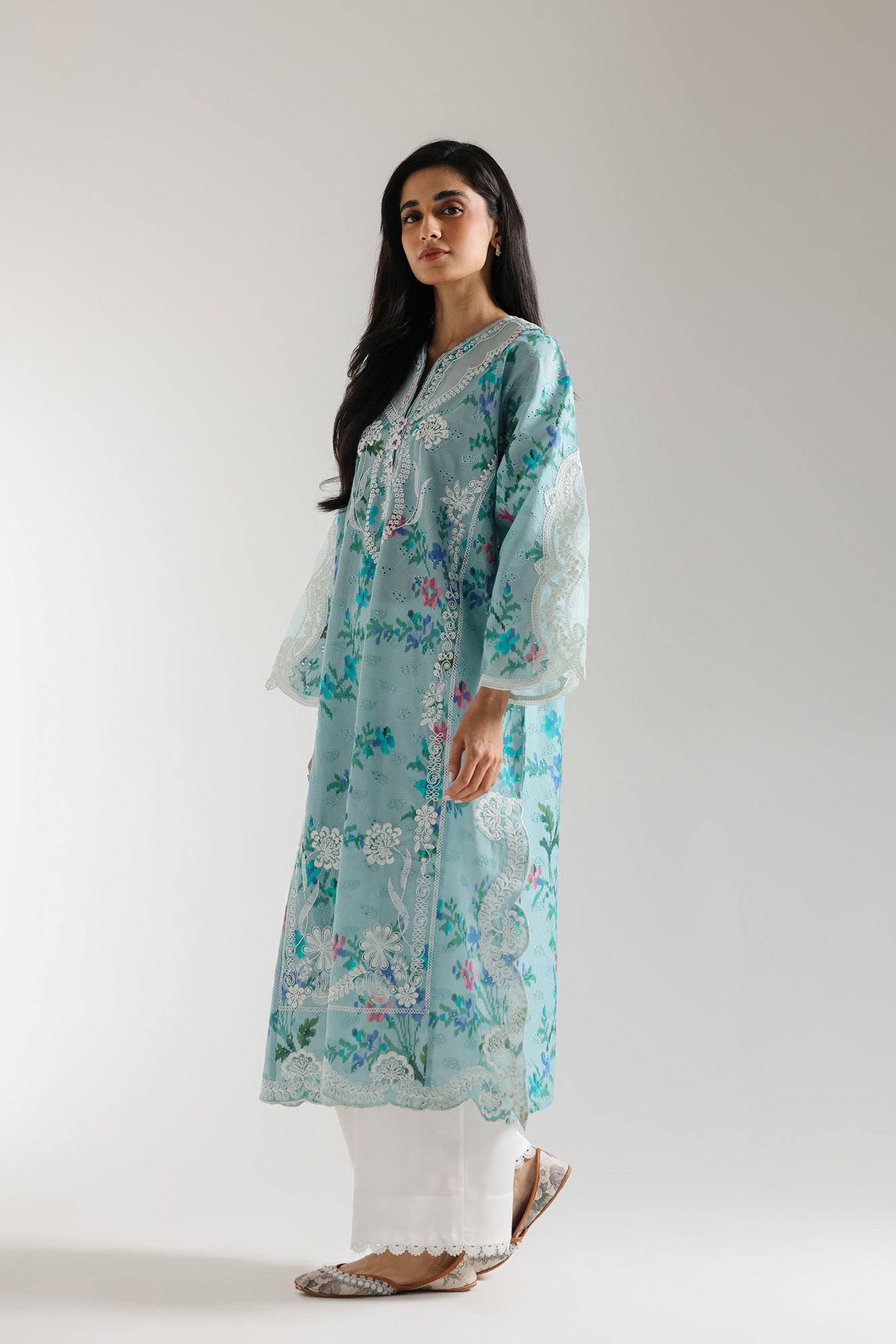 EMBROIDERED SUIT (E103/616/3204)