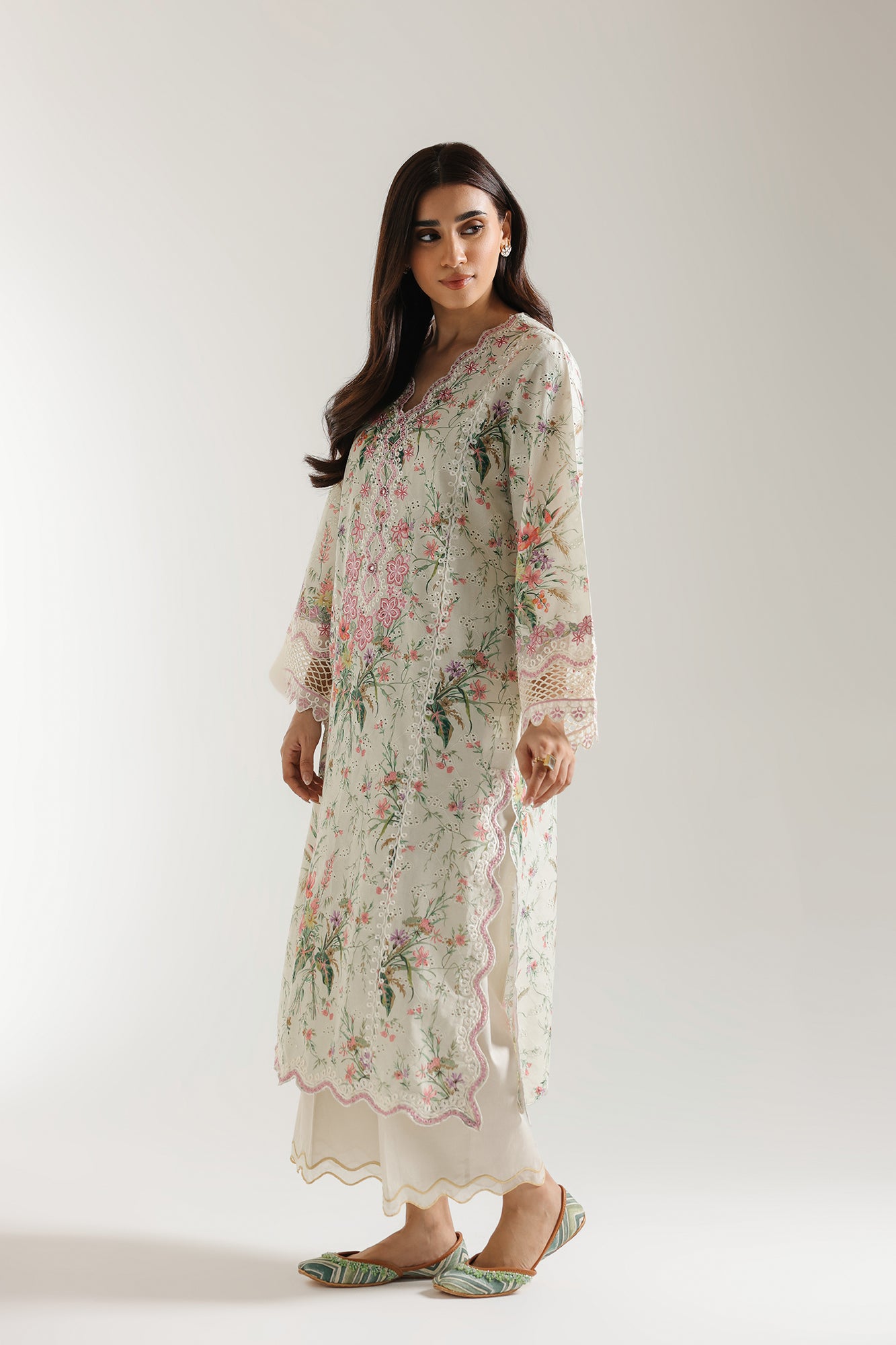 EMBROIDERED SUIT (E103/004/3205)