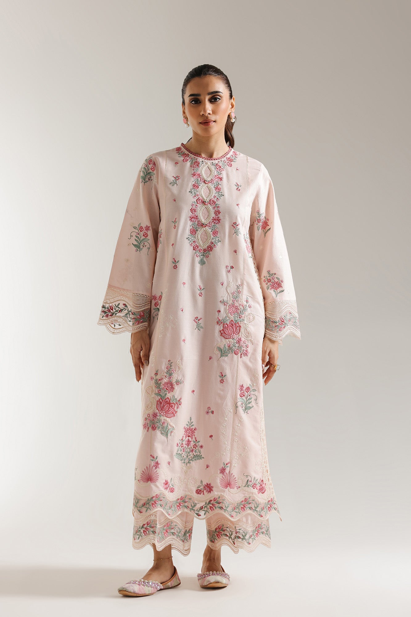 EMBROIDERED SUIT (E103/425/3221)