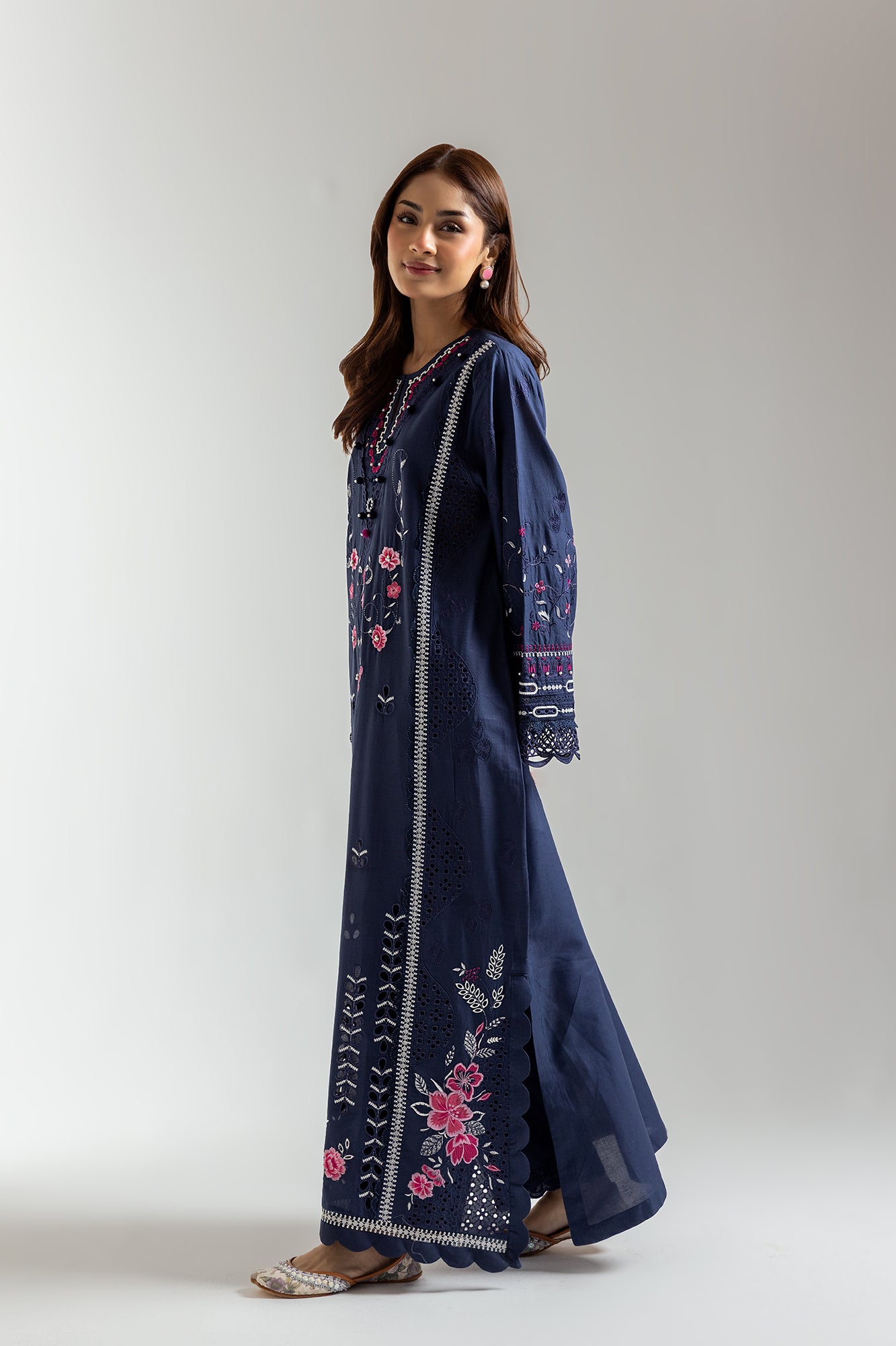 EMBROIDERED SUIT (E103/618/3235)