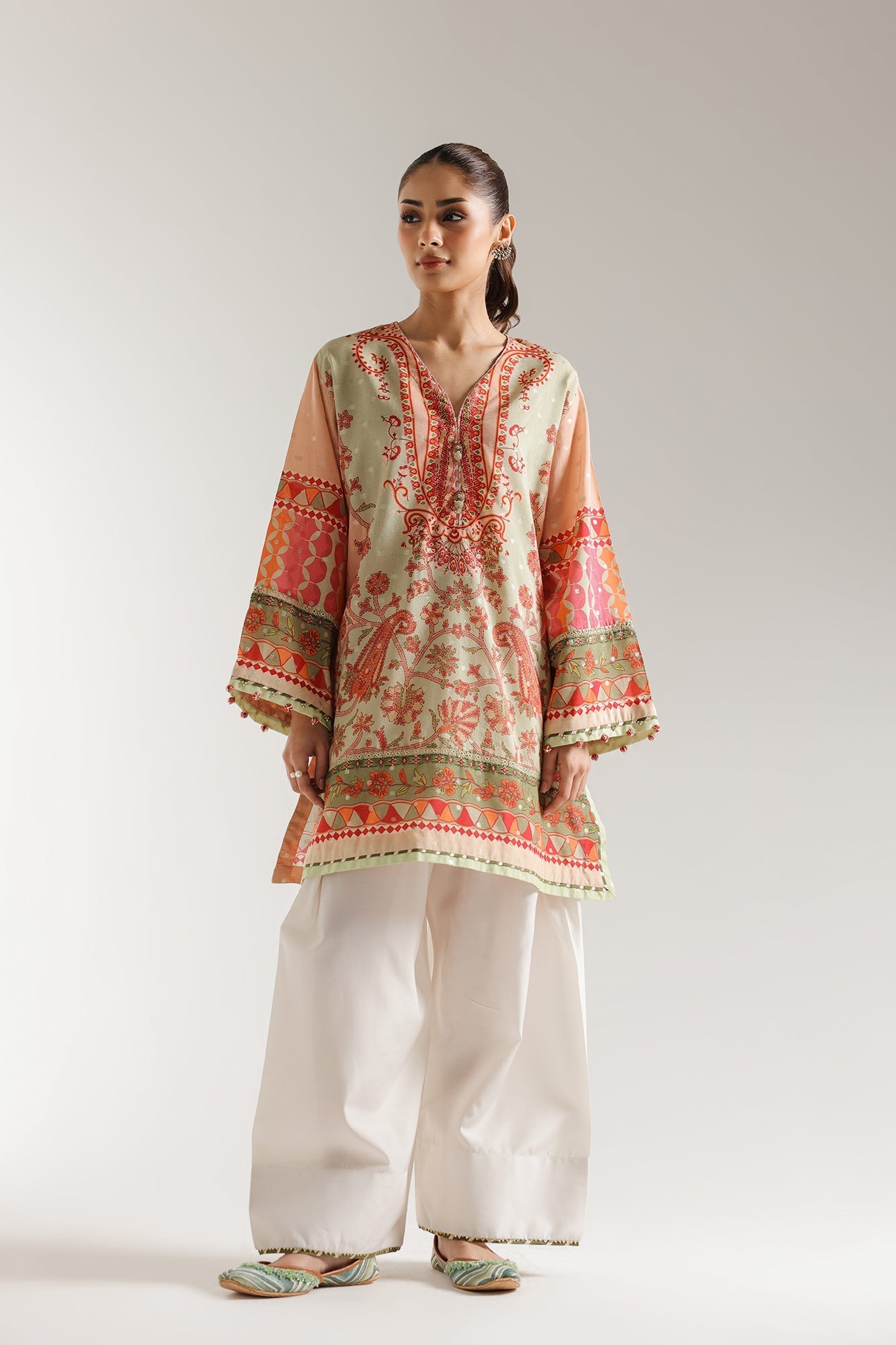 EMBROIDERED SUIT (E103/325/3250)