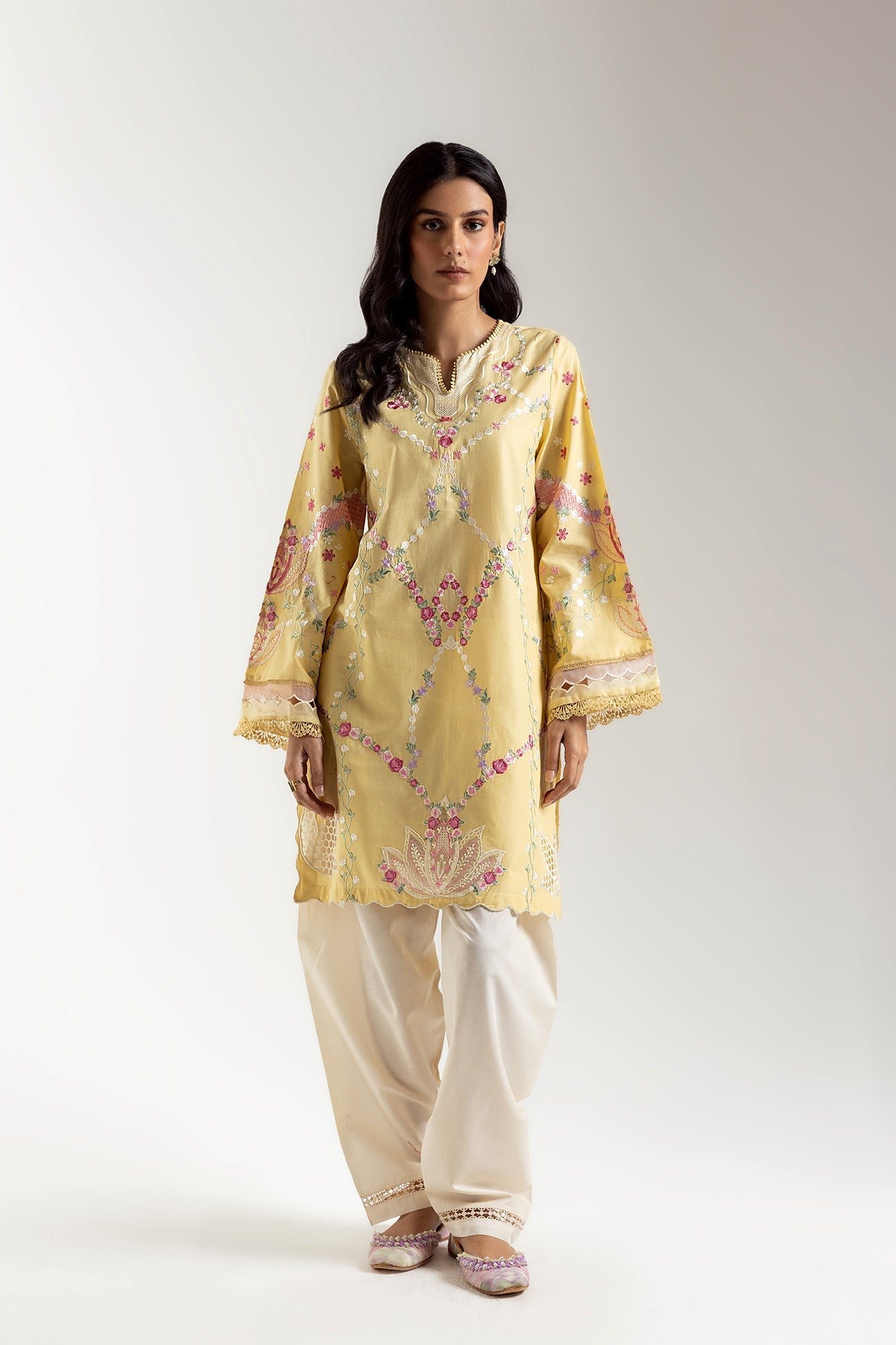 EMBROIDERED SUIT (E3254/103/226)