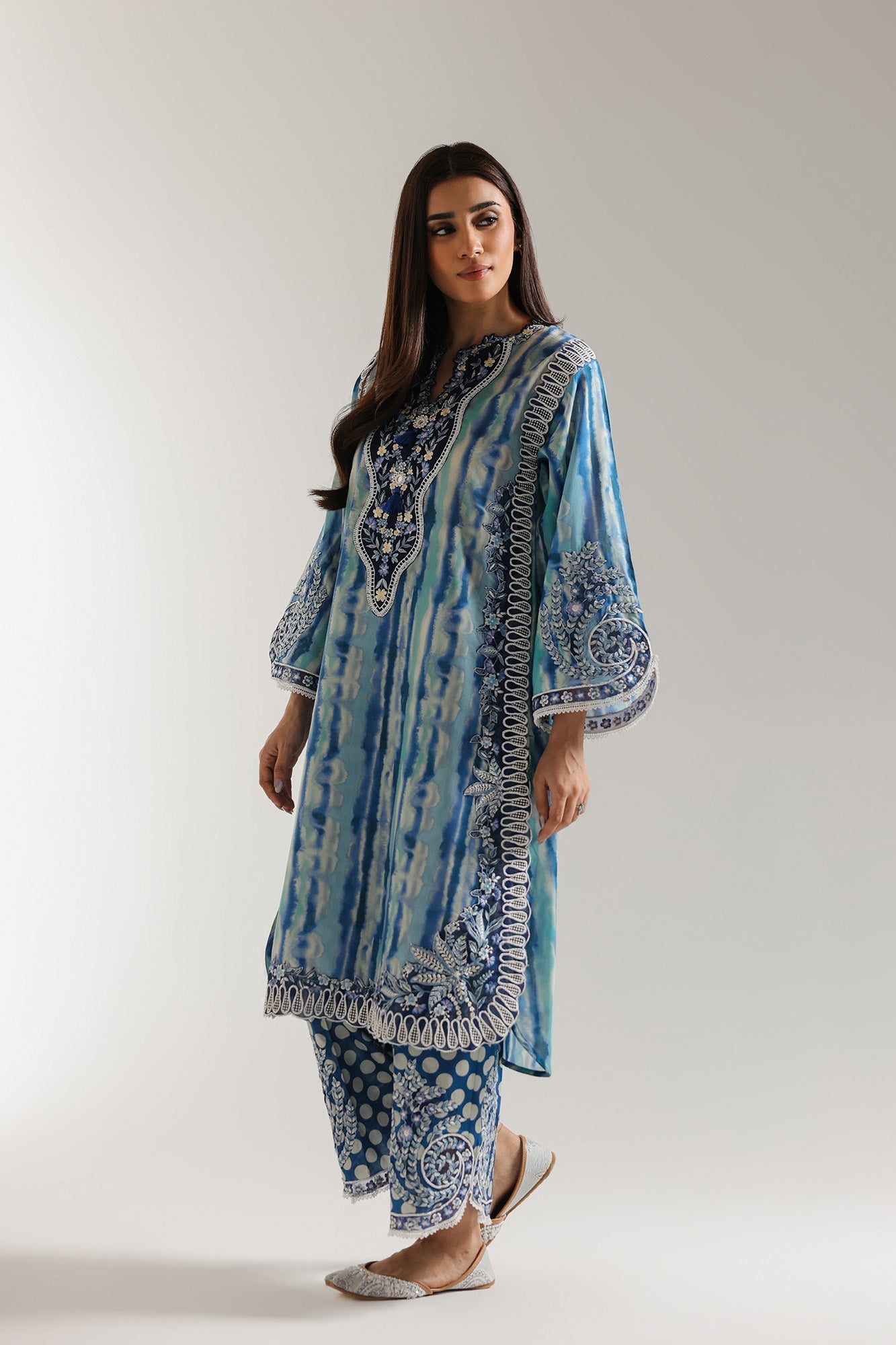 EMBROIDERED SUIT (E103/630/3267)