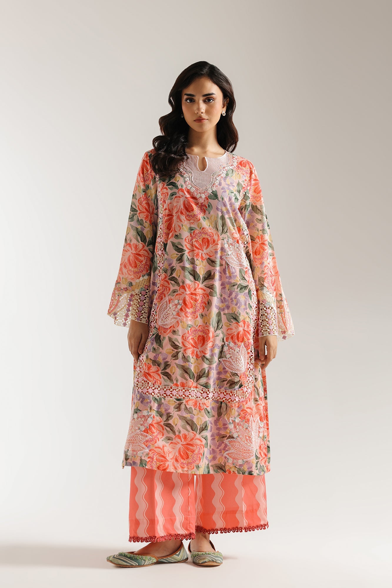 EMBROIDERED SUIT (E103/531/3275)