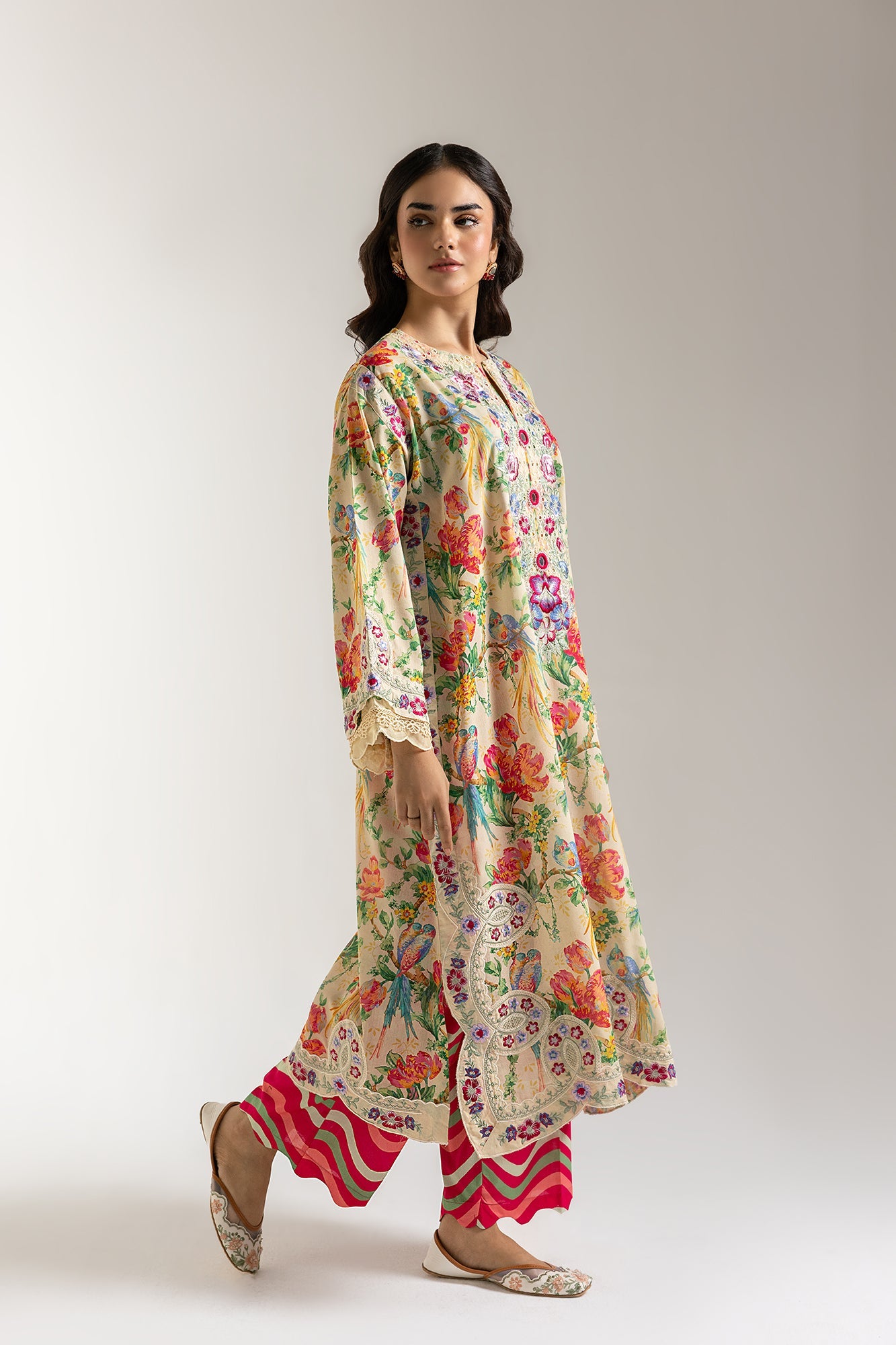 EMBROIDERED SUIT (E103/101/3276)