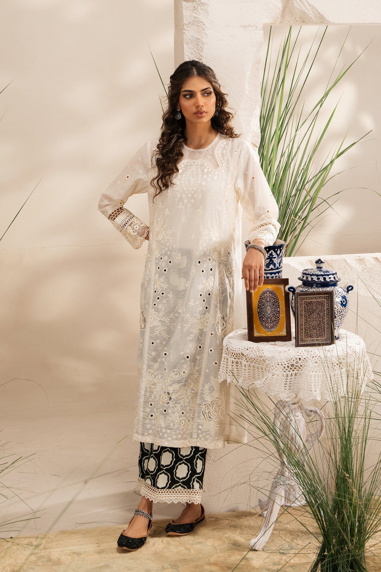 EMBROIDERED SUIT (E103/002/3278)