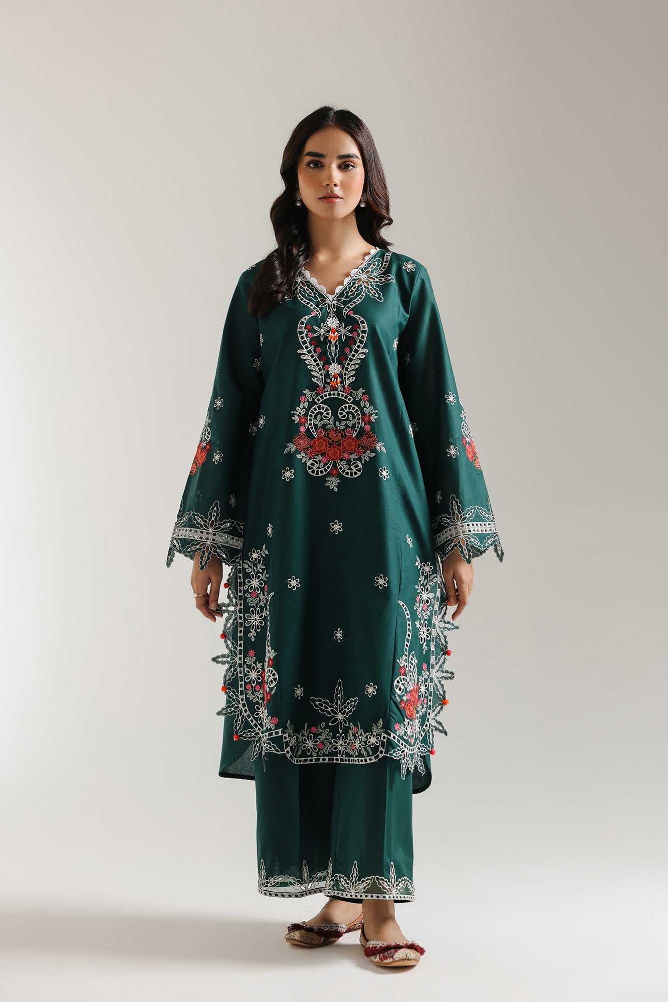 EMBROIDERED SUIT (E103/708/3286)