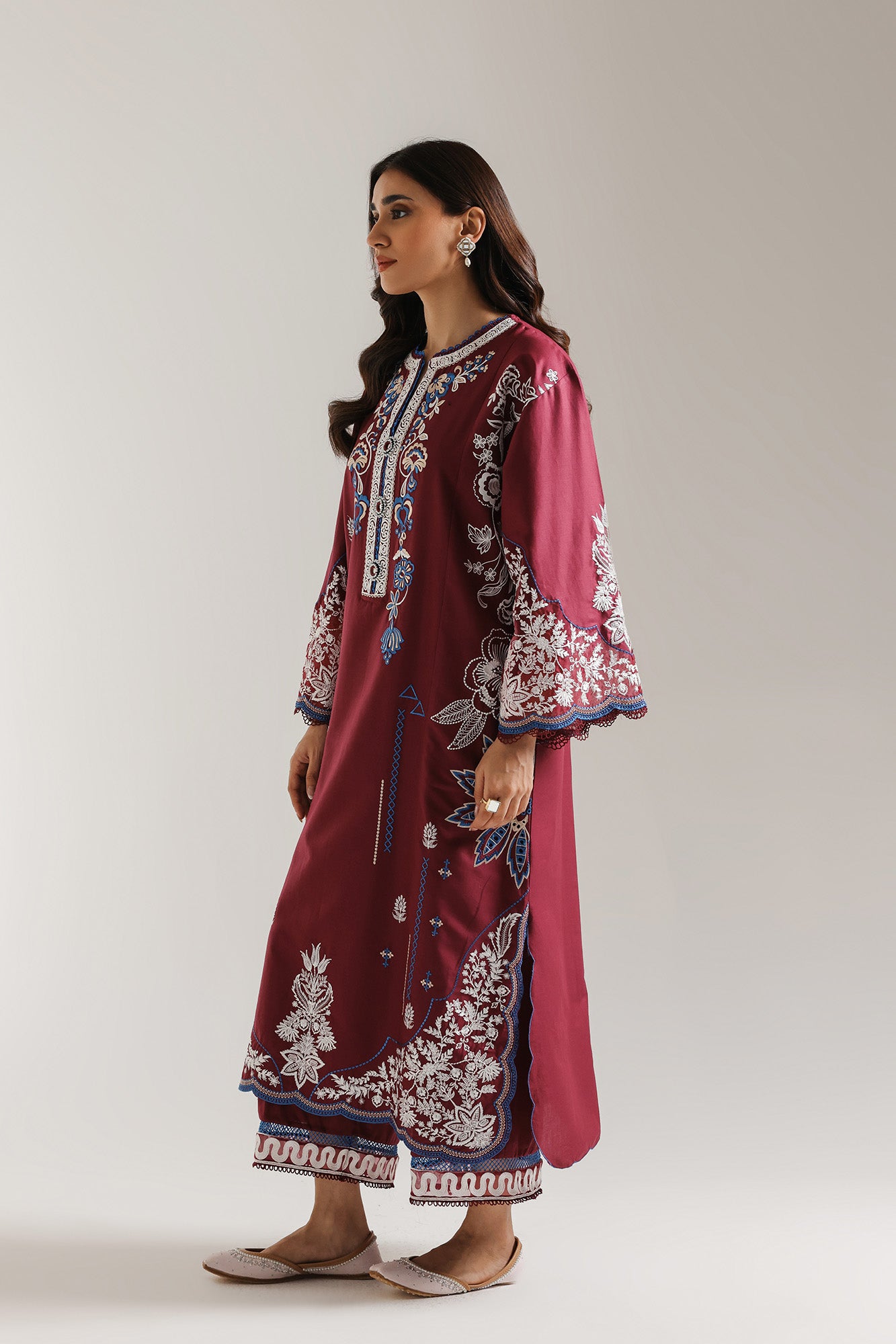 EMBROIDERED SUIT (E103/523/3289)