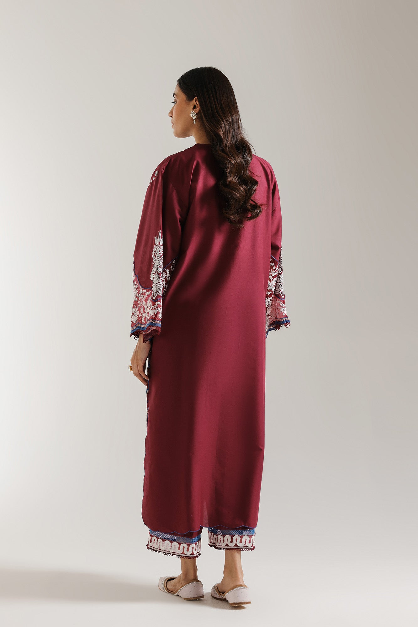 EMBROIDERED SUIT (E103/523/3289)