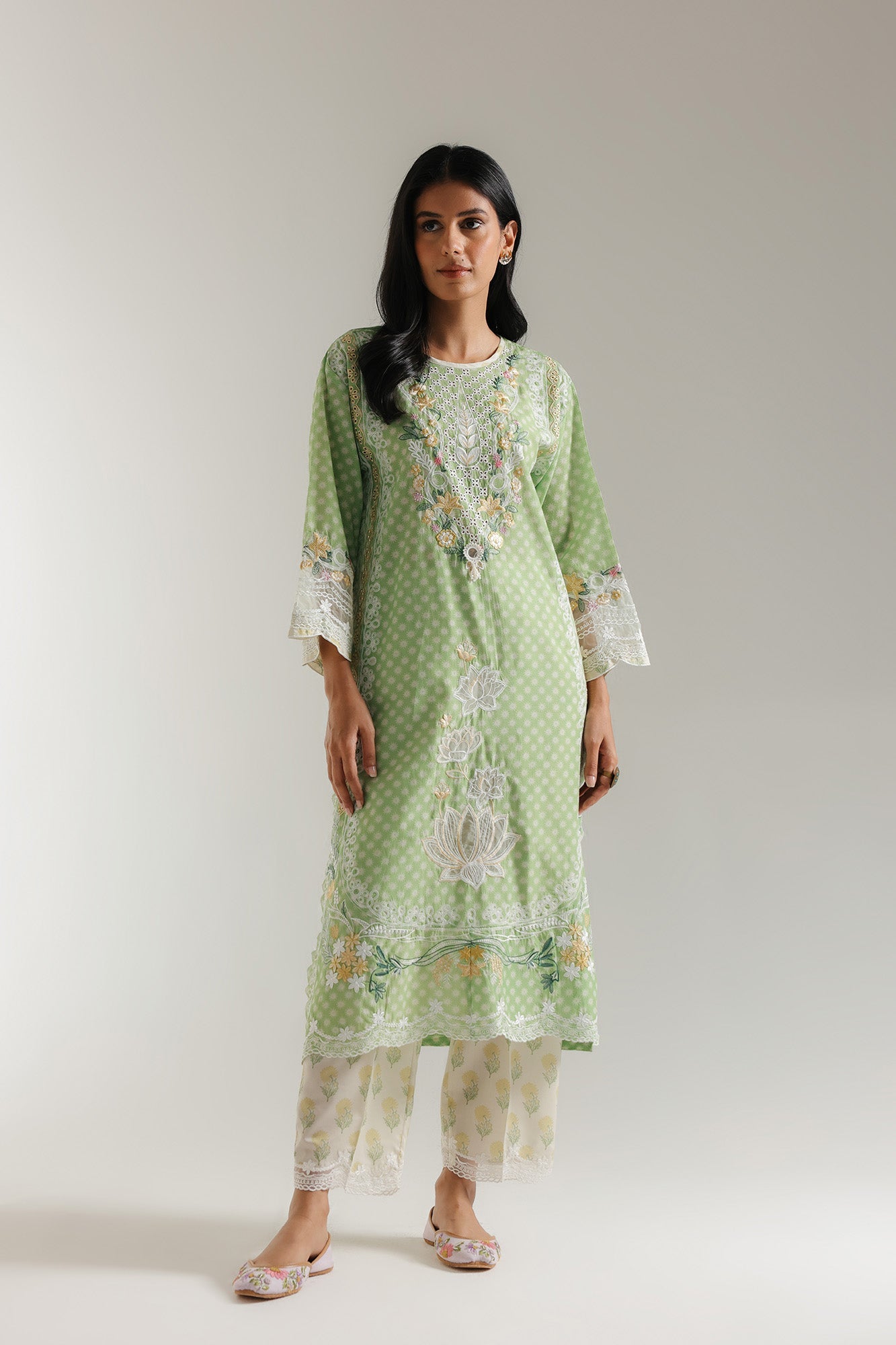 EMBROIDERED SUIT (E103/710/3299)
