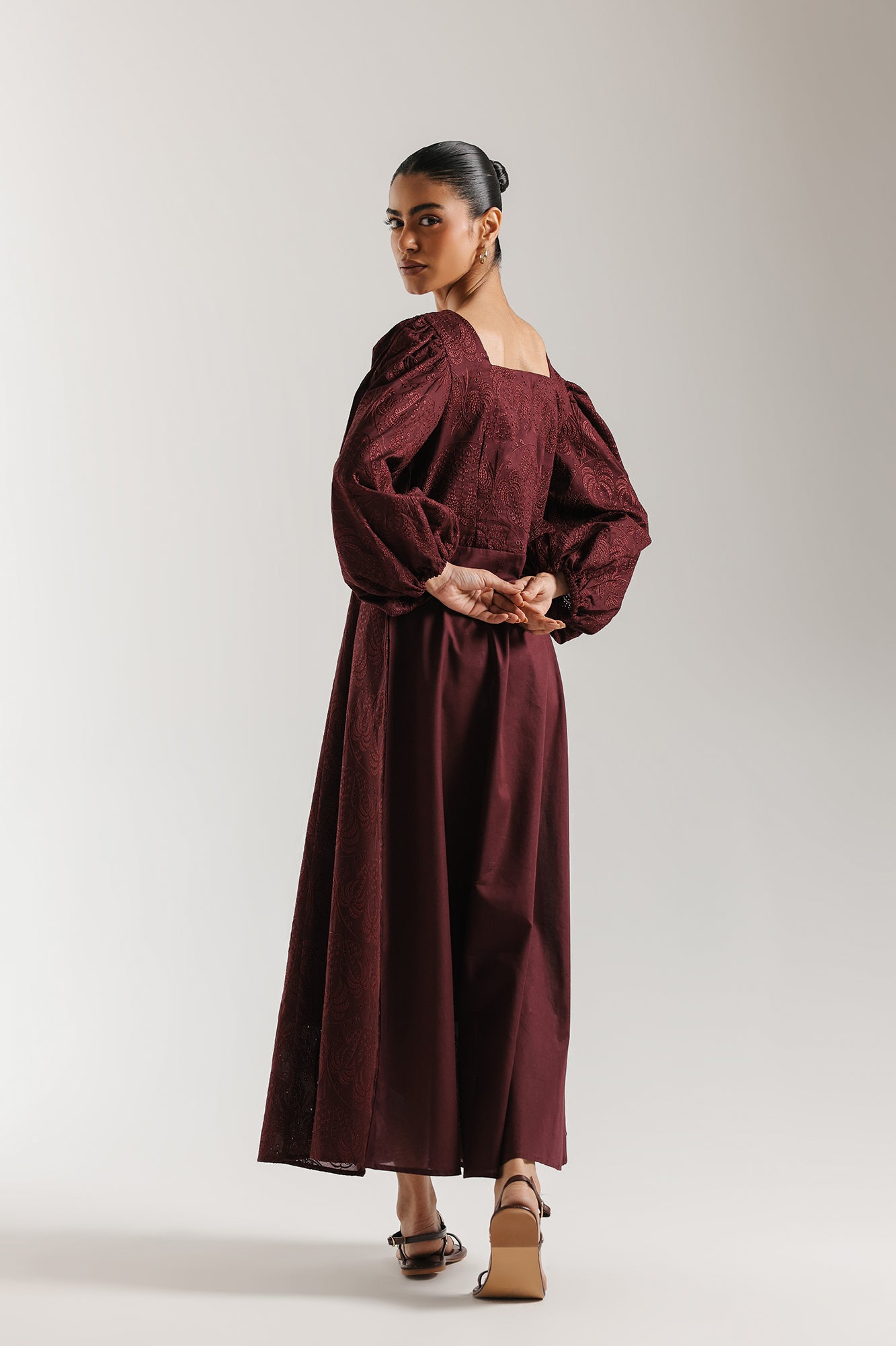 EMBROIDERED DRESS (E3300/108/415)