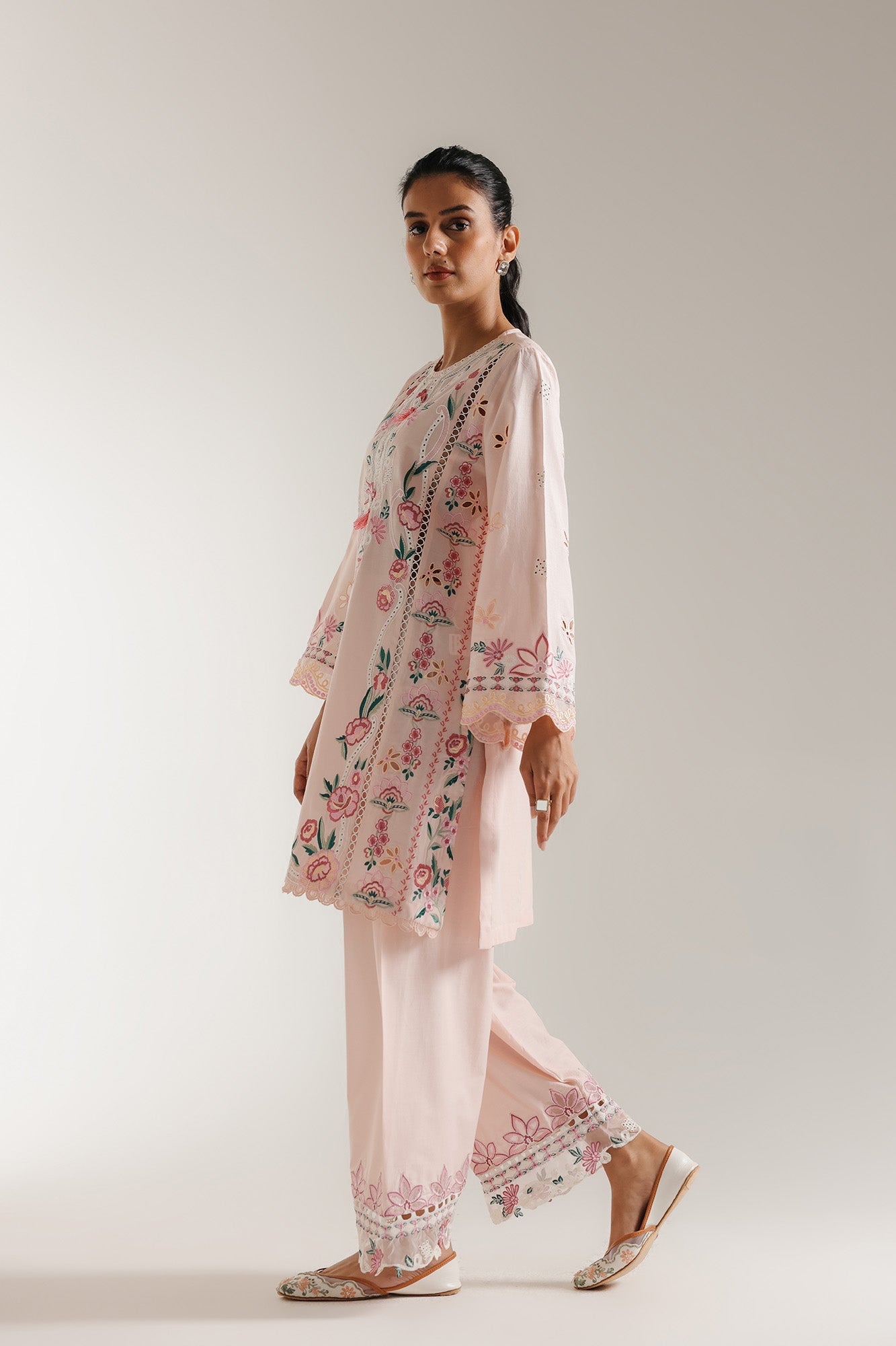 EMBROIDERED SUIT (E103/316/3310)