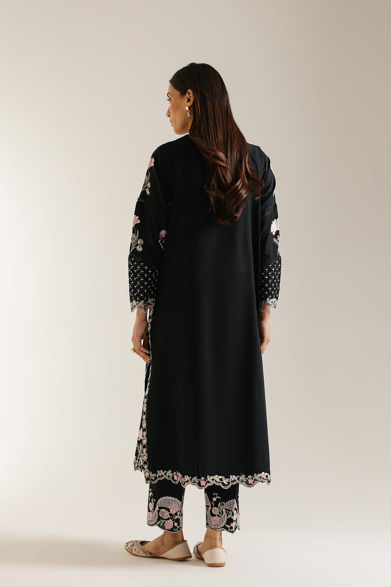 EMBROIDERED SUIT (E103/902/3313)