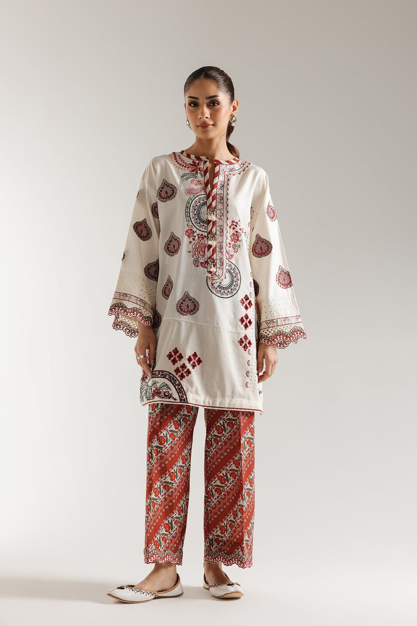 EMBROIDERED SUIT (E103/002/3330)