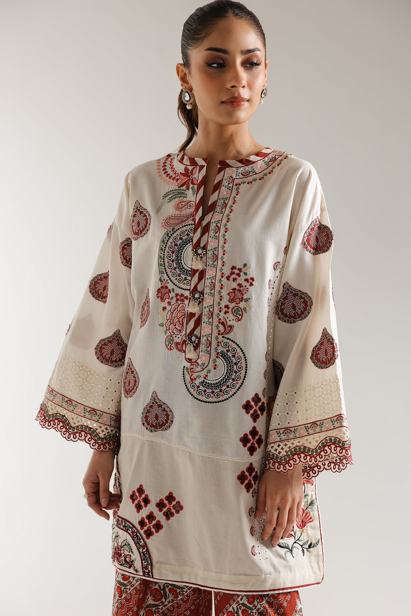 EMBROIDERED SUIT (E103/002/3330)