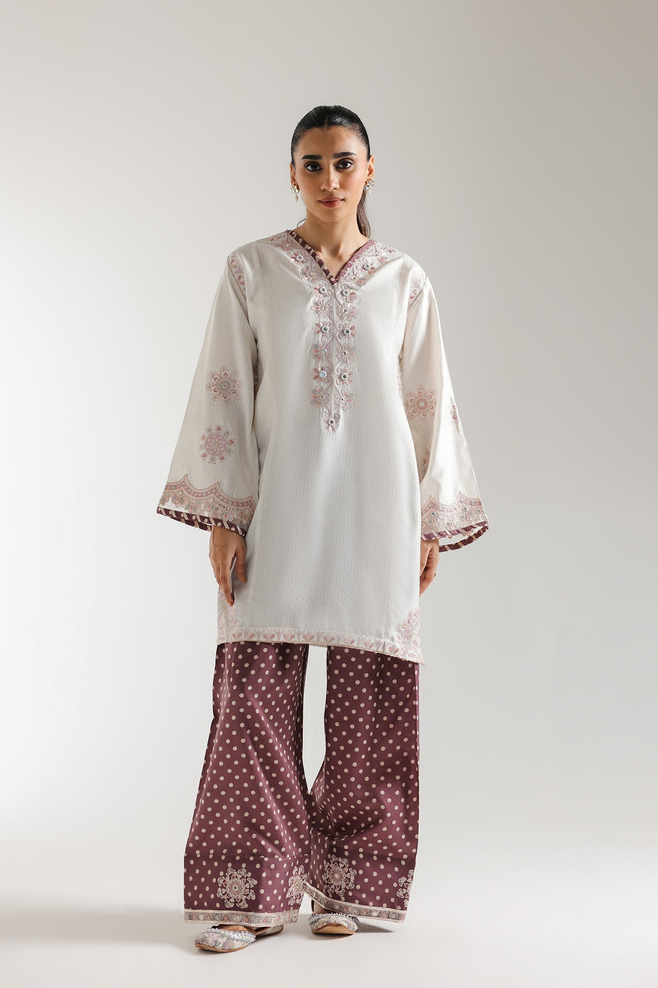 EMBROIDERED SUIT (E3337/103/002)