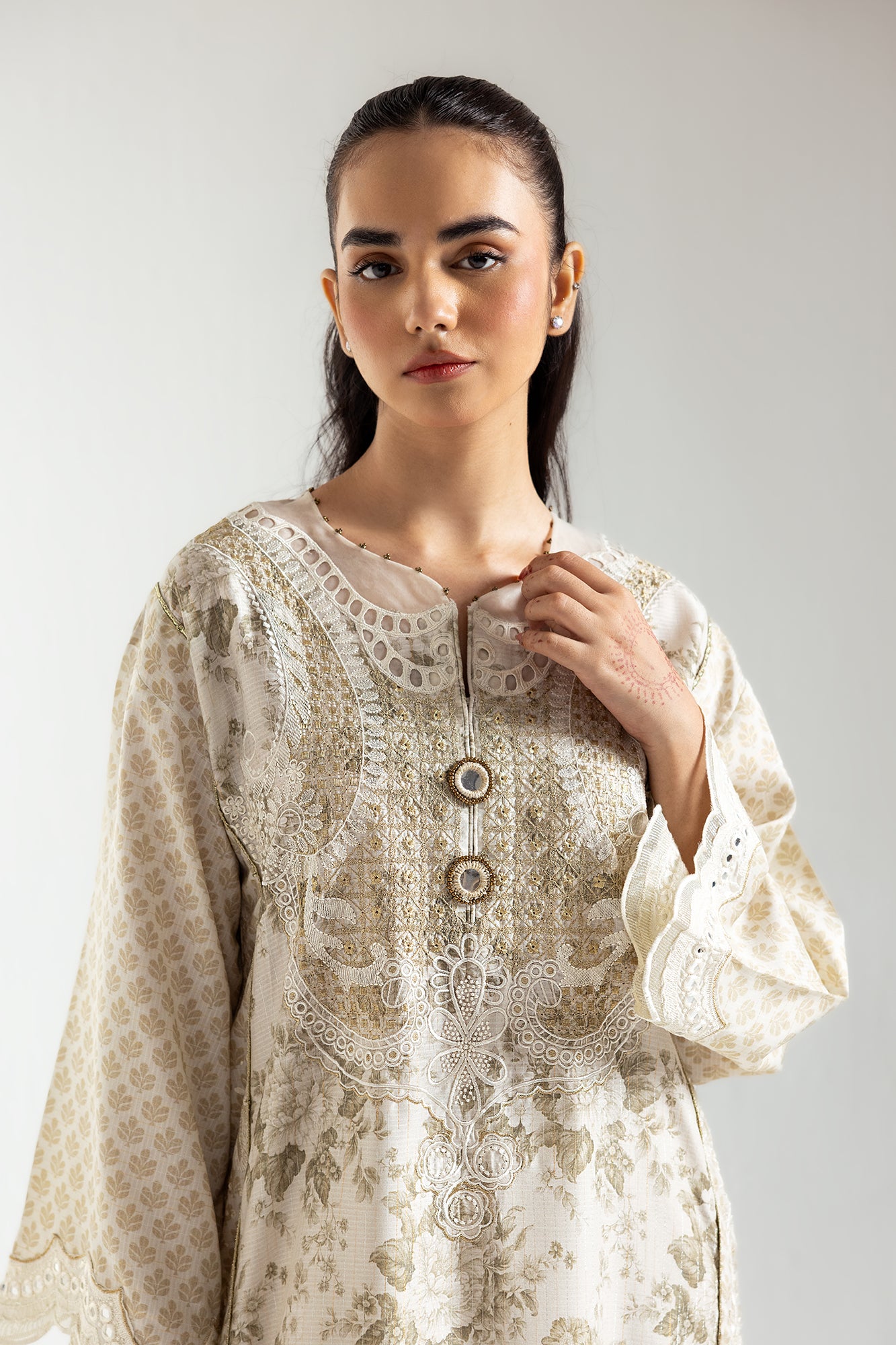 EMBROIDERED SUIT (E3339/103/006)