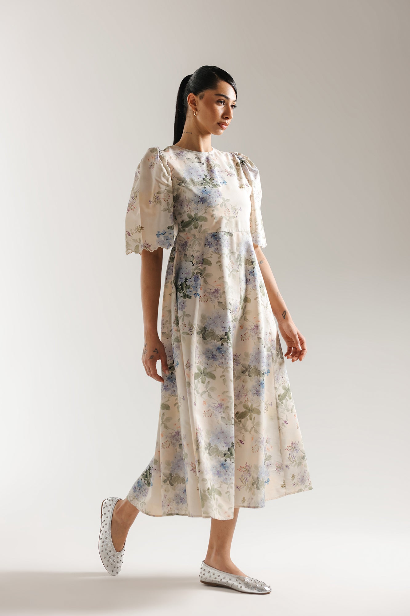 DRESS (E3340/108/005)