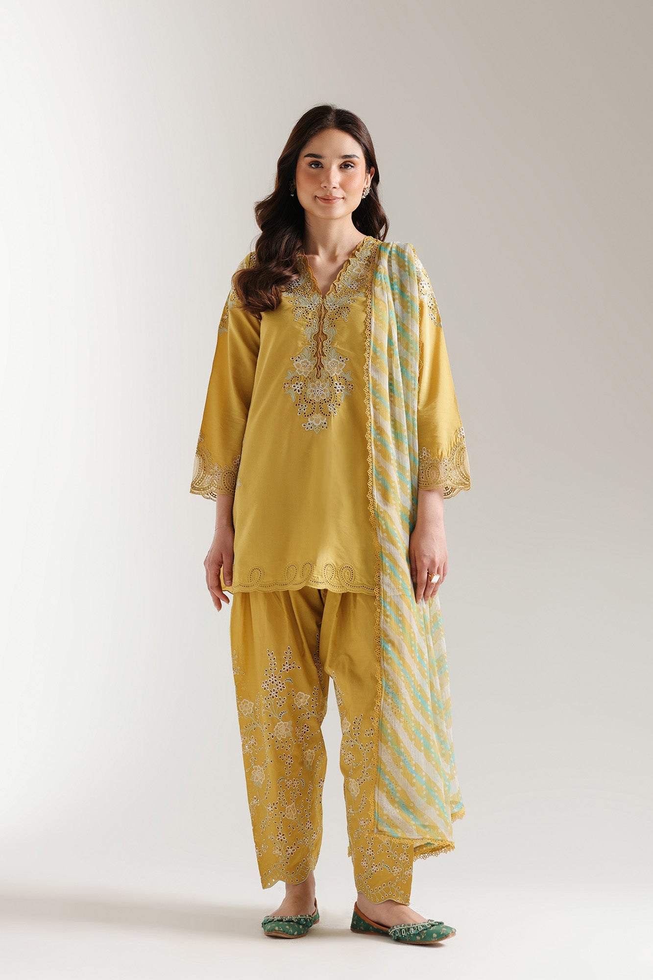 EMBROIDERED SUIT (E3343/103/104)