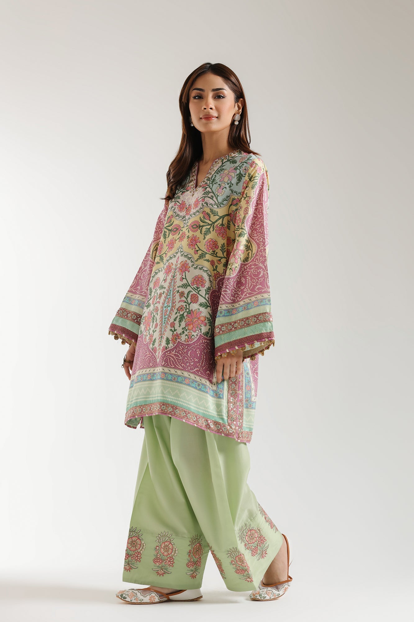 EMBROIDERED SUIT (E3347/103/127)