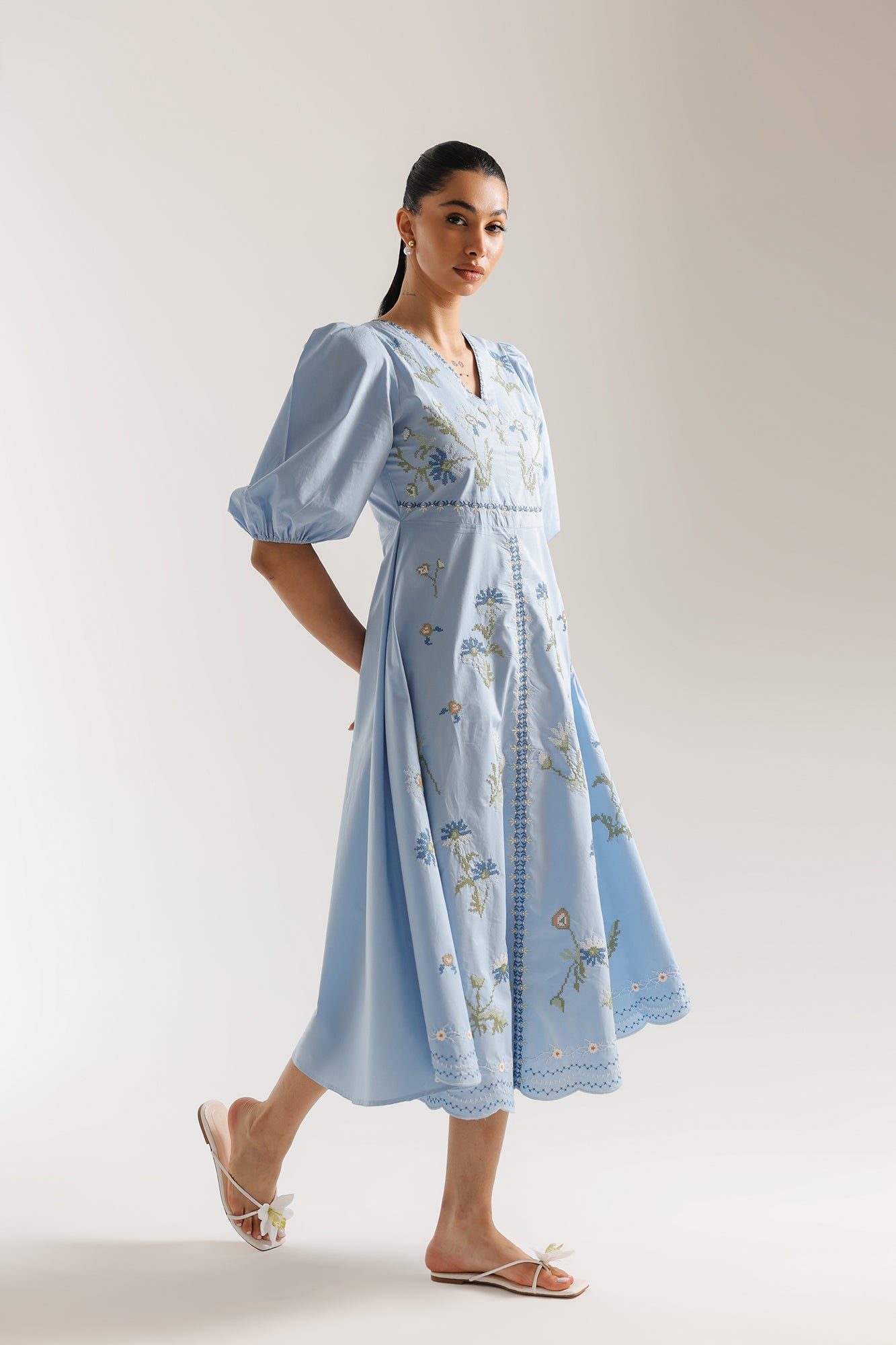 DRESS (E3352/108/636)
