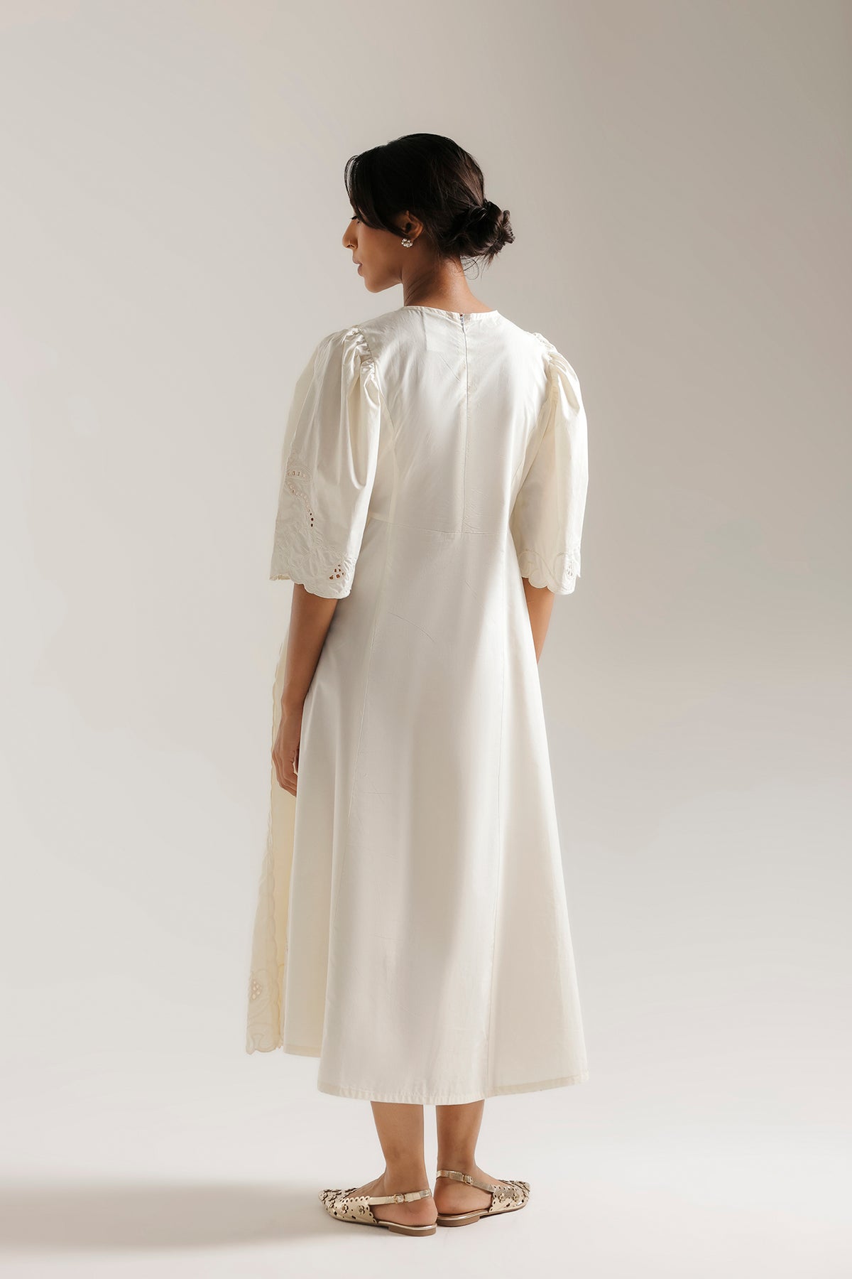 DRESS (E3355/108/005)