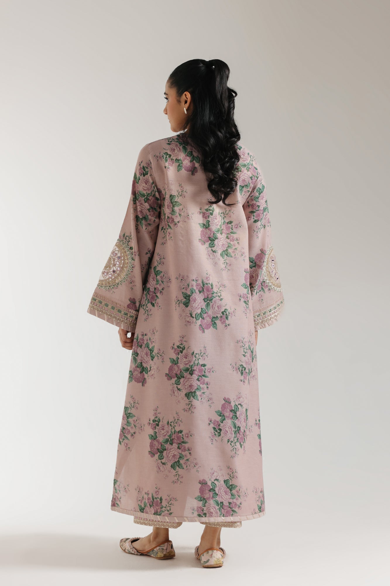 EMBROIDERED SUIT (E3358/103/401)