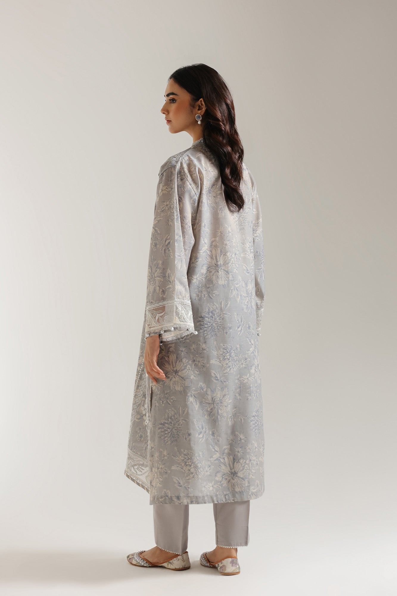 EMBROIDERED SUIT (E103/330/3364)