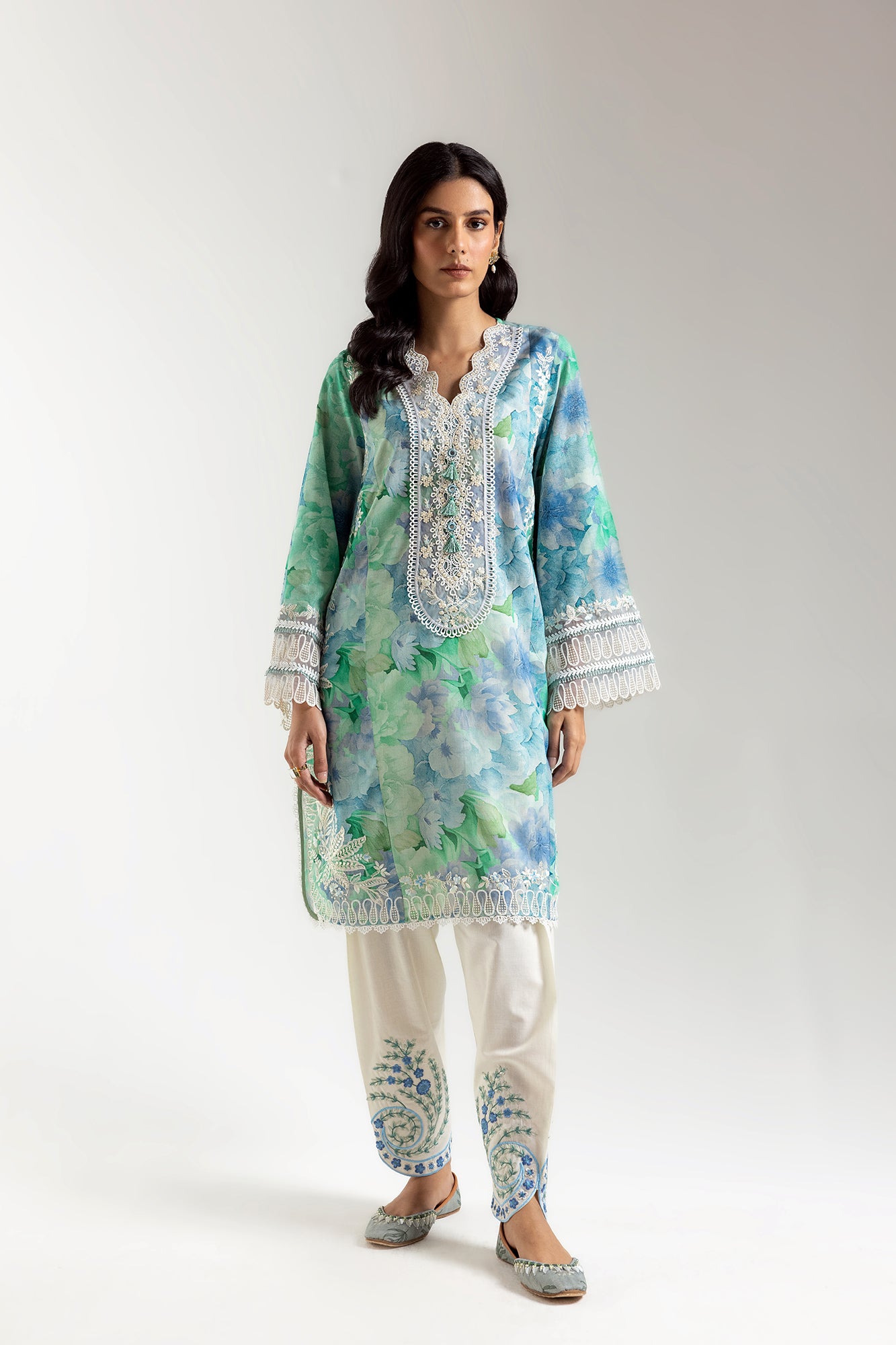 EMBROIDERED SUIT (E103/615/3372)