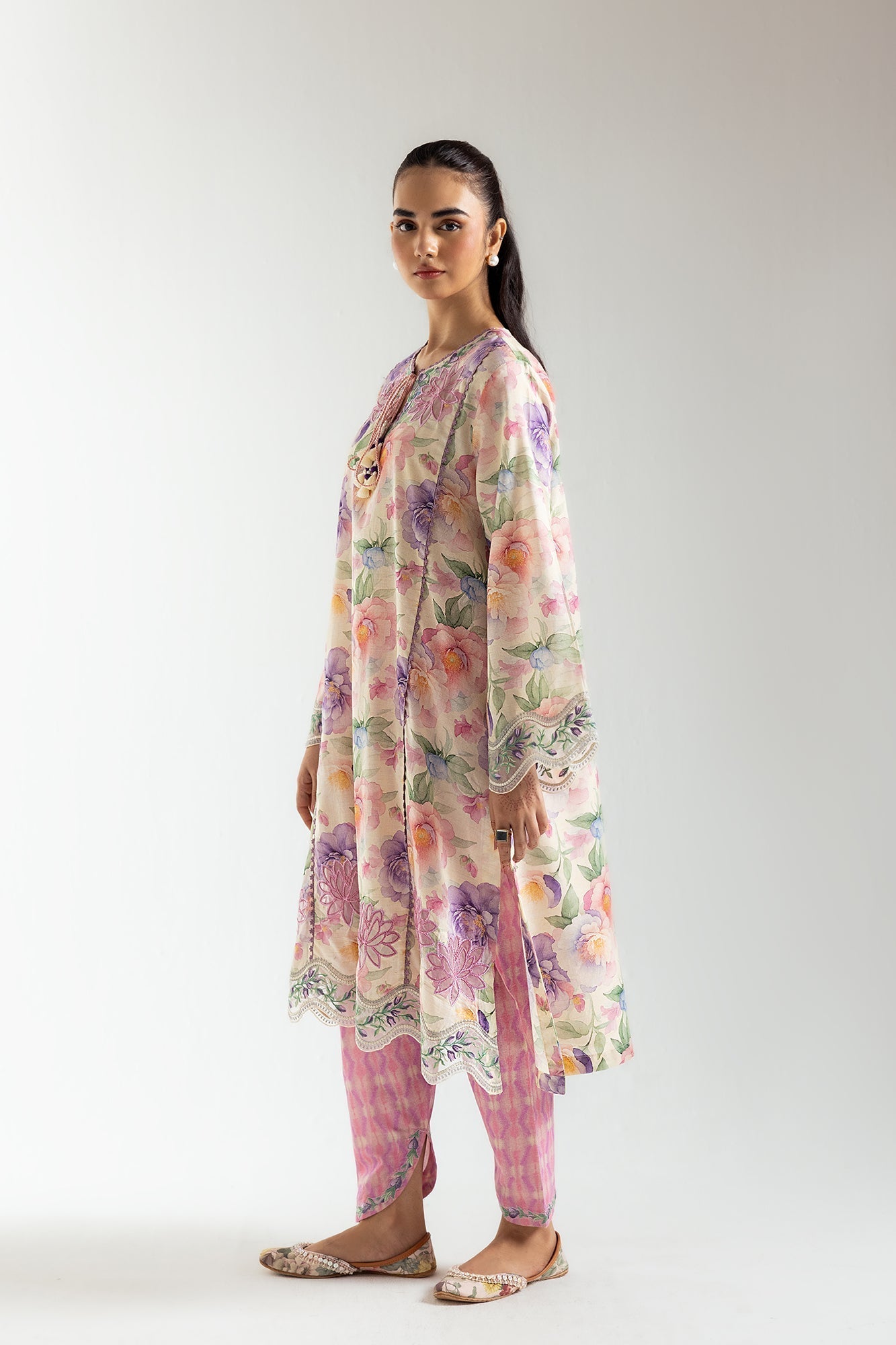 EMBROIDERED SUIT (E103/002/3376)