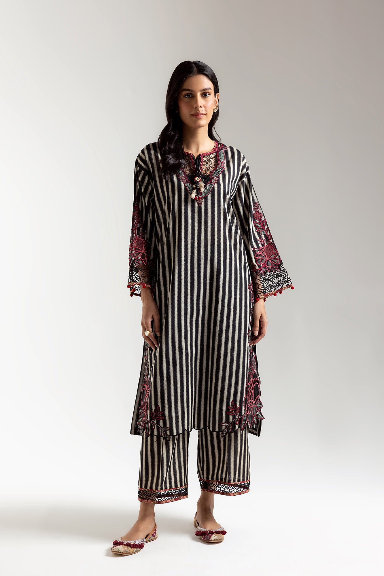 EMBROIDERED SUIT (E103/901/3379)