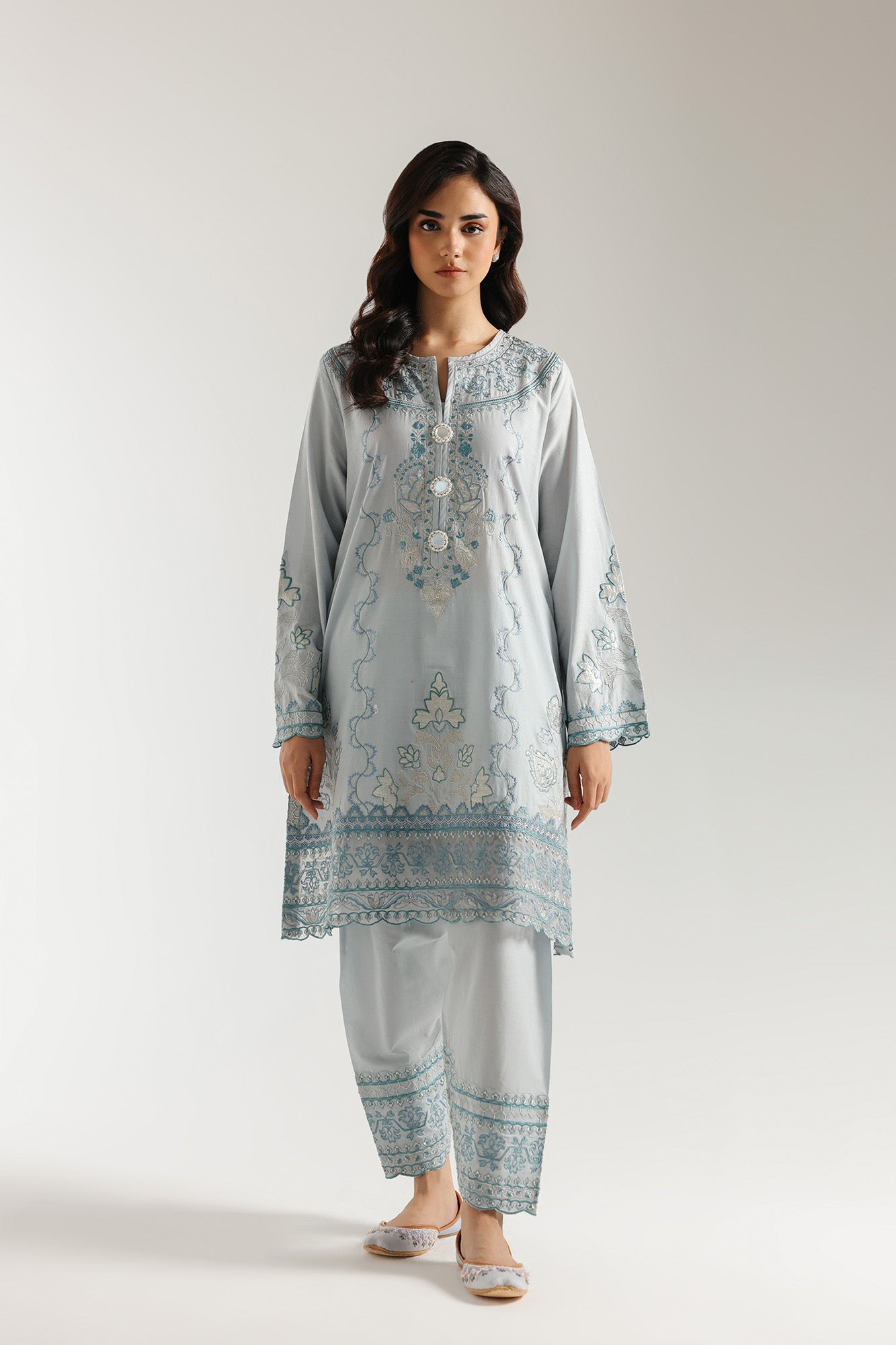 EMBROIDERED SUIT (E3394/103/722)