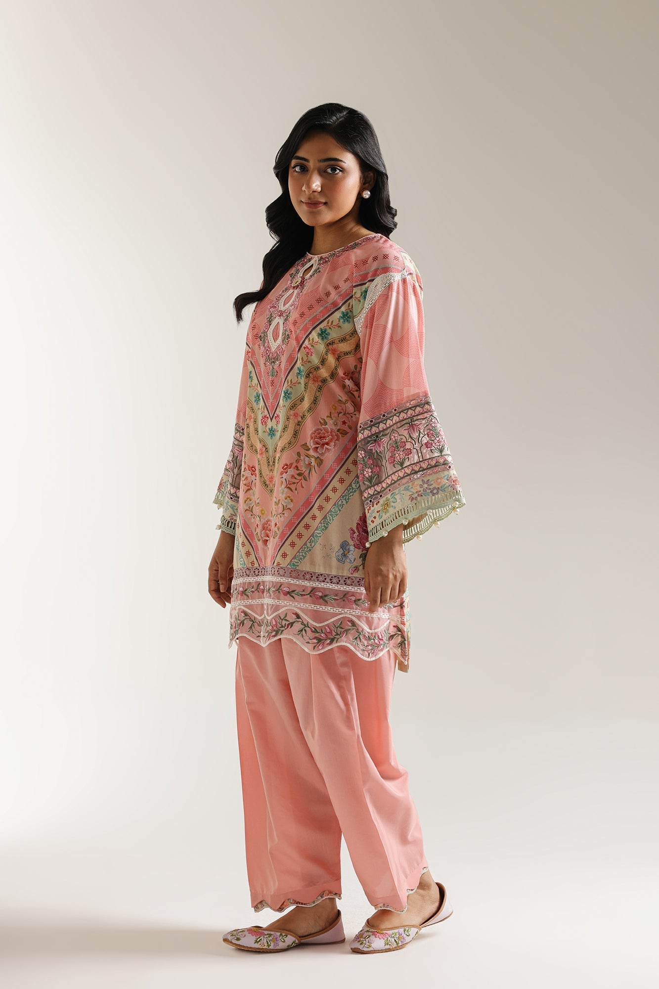 EMBROIDERED SUIT (E3401/103/427)