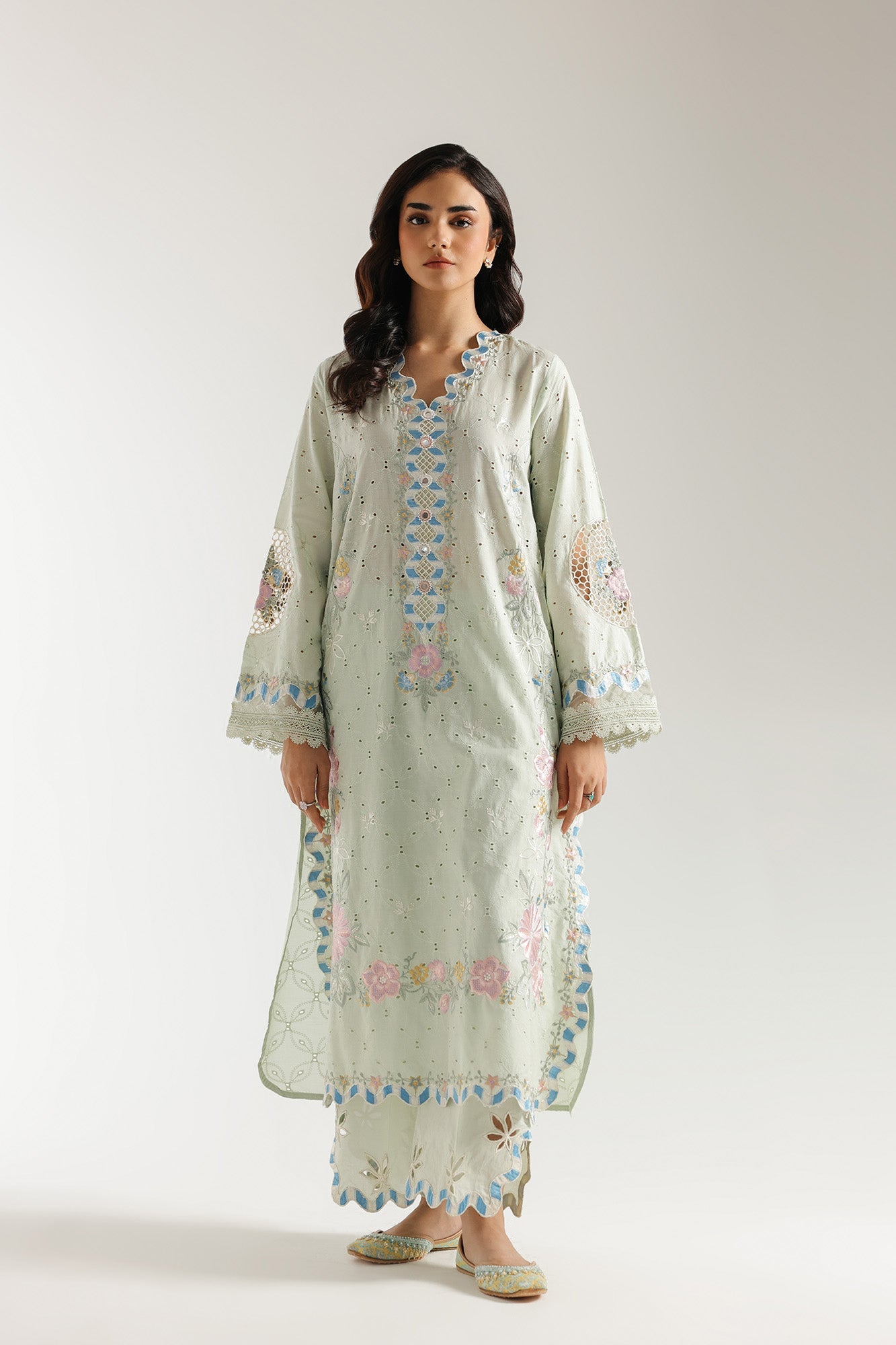 EMBROIDERED SUIT (E3415/103/130)