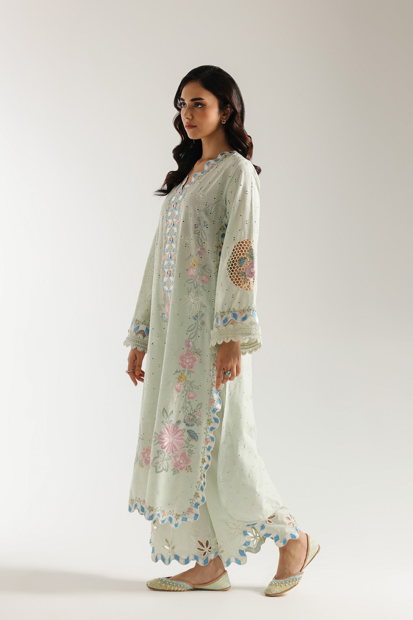 EMBROIDERED SUIT (E3415/103/130)