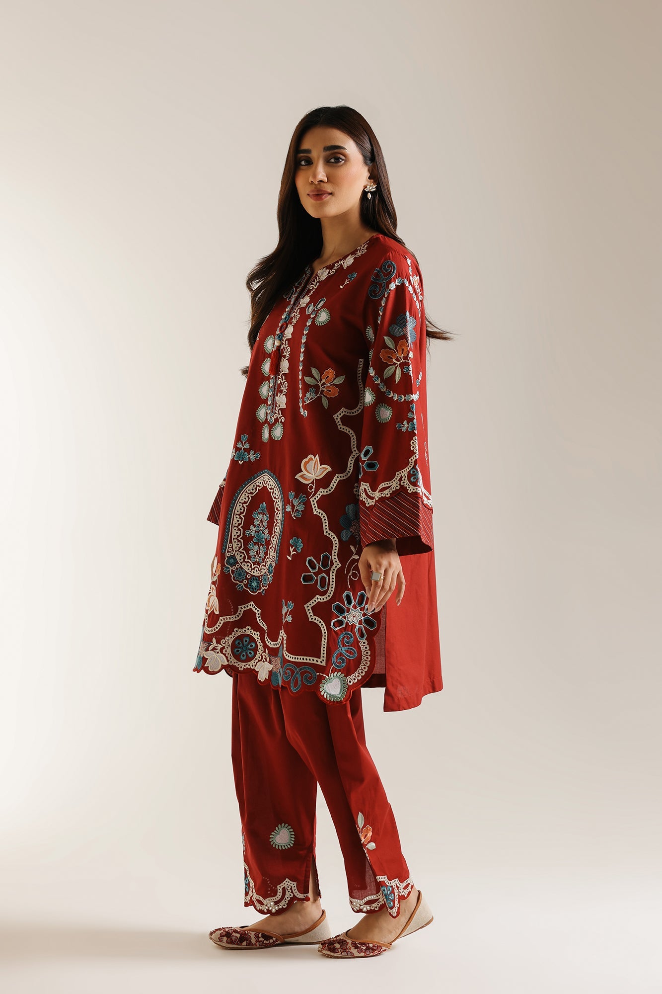 EMBROIDERED SUIT (E3446/103/305)