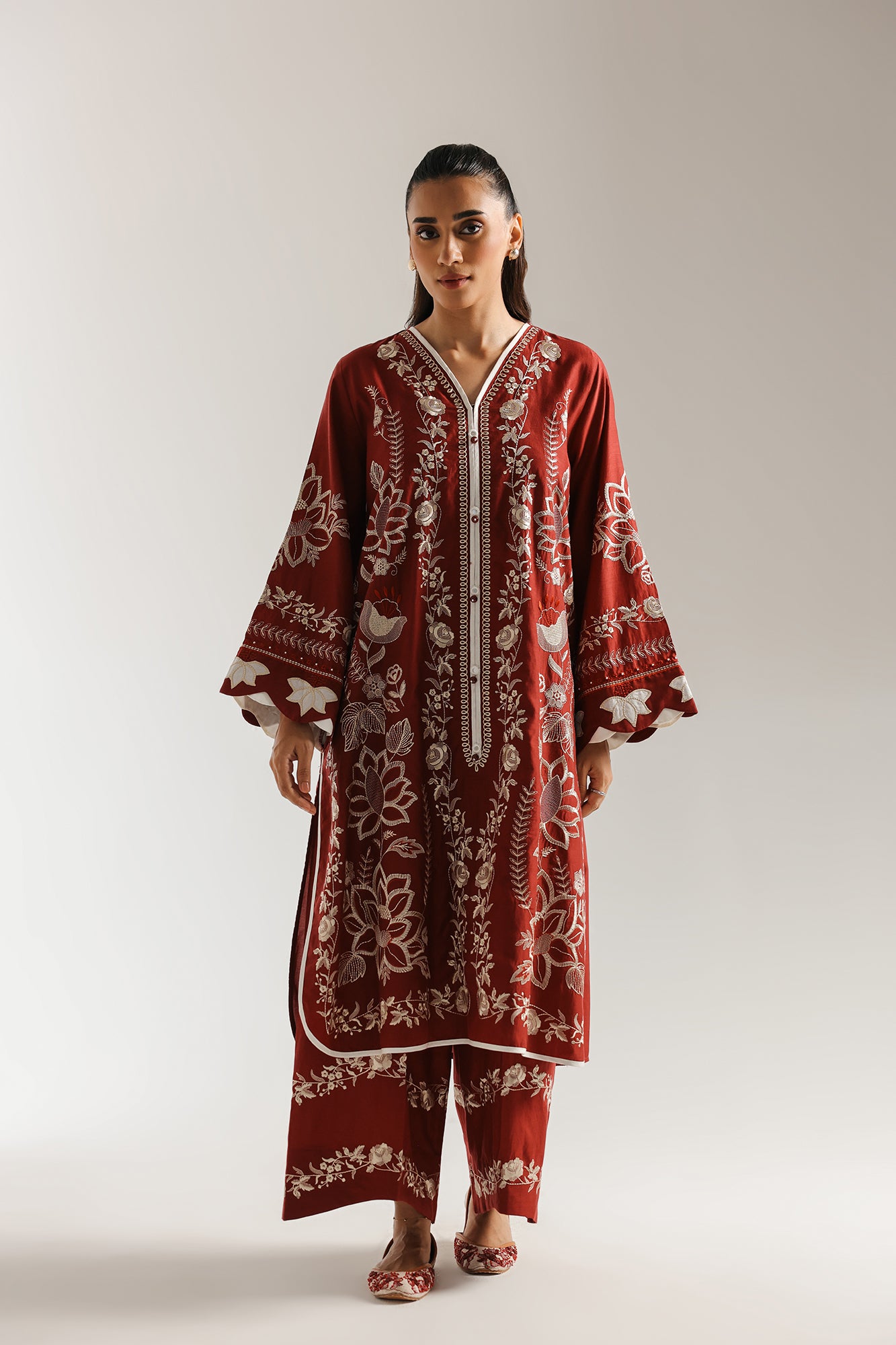 EMBROIDERED SUIT (E3447/103/404)