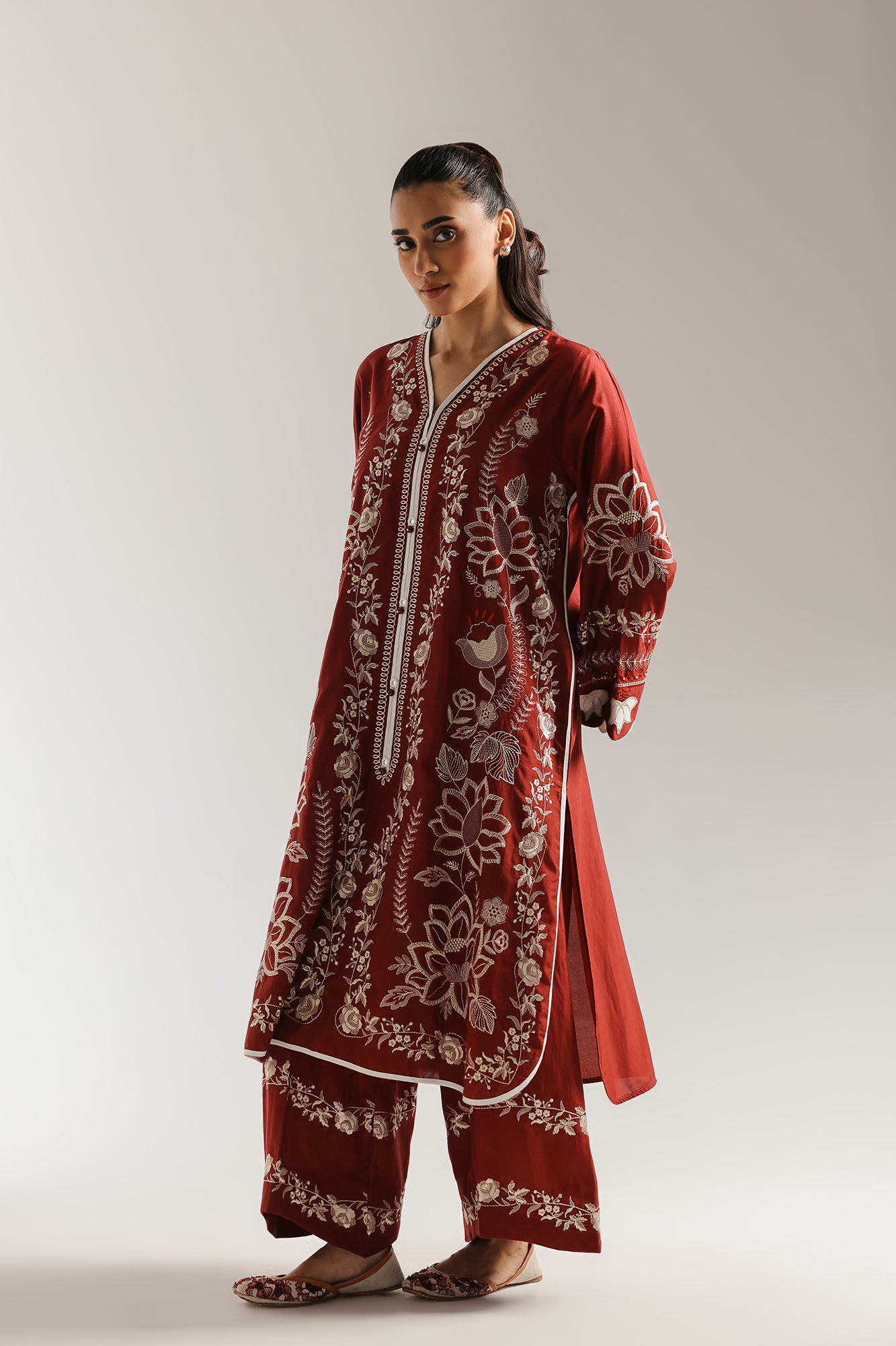 EMBROIDERED SUIT (E3447/103/404)