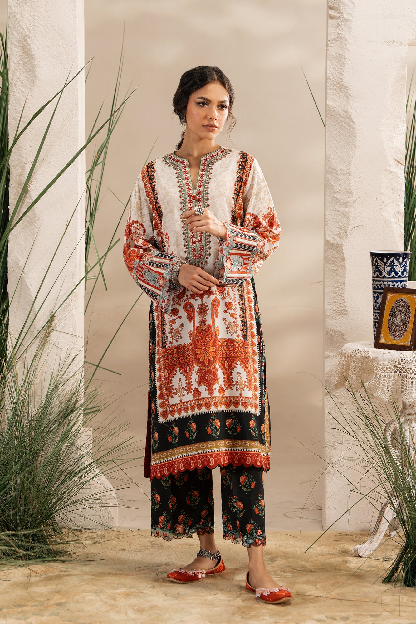 EMBROIDERED SUIT (E3470/103/003)