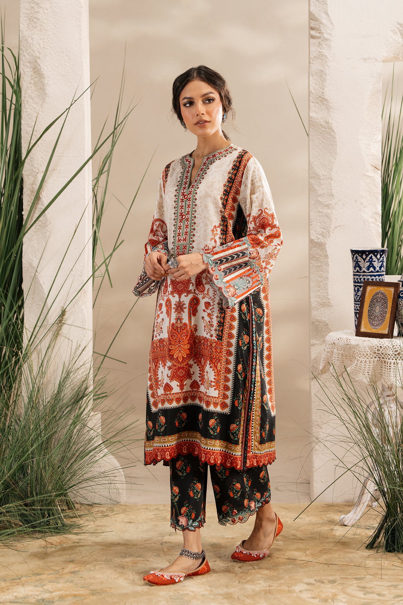 EMBROIDERED SUIT (E3470/103/003)