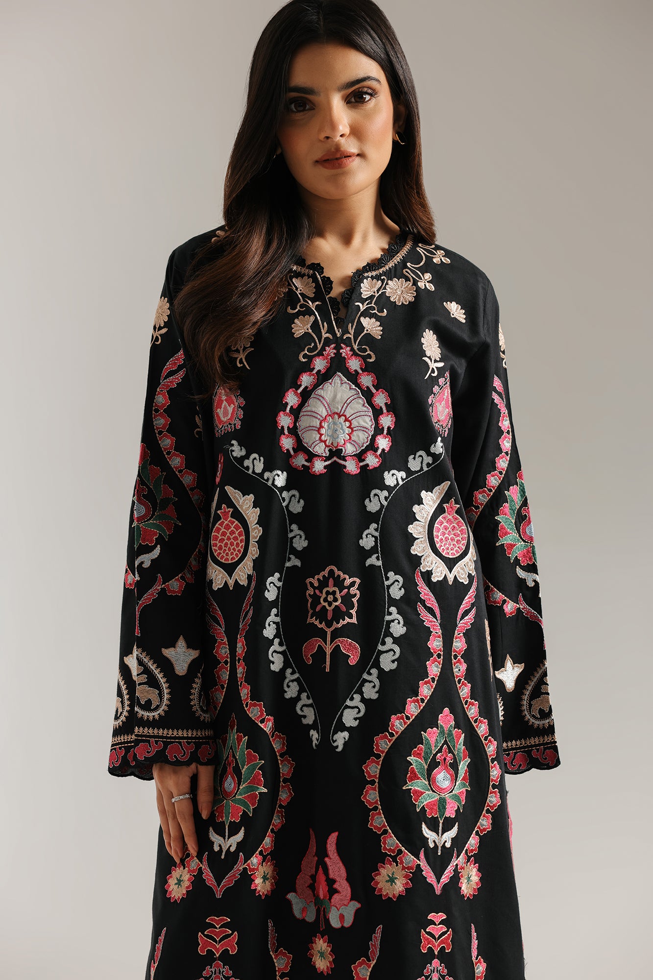 EMBROIDERED SUIT (E3497/103/902)