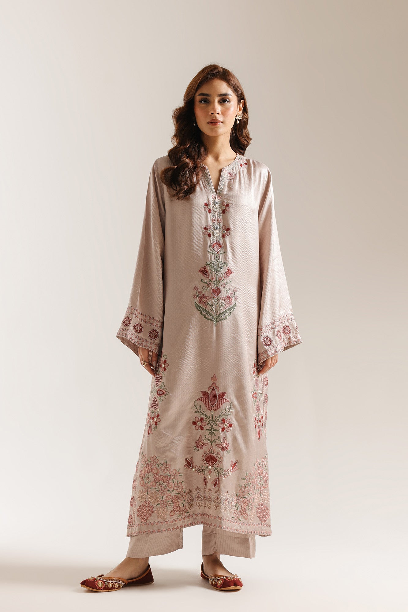 EMBROIDERED SUIT (E3529/103/914)