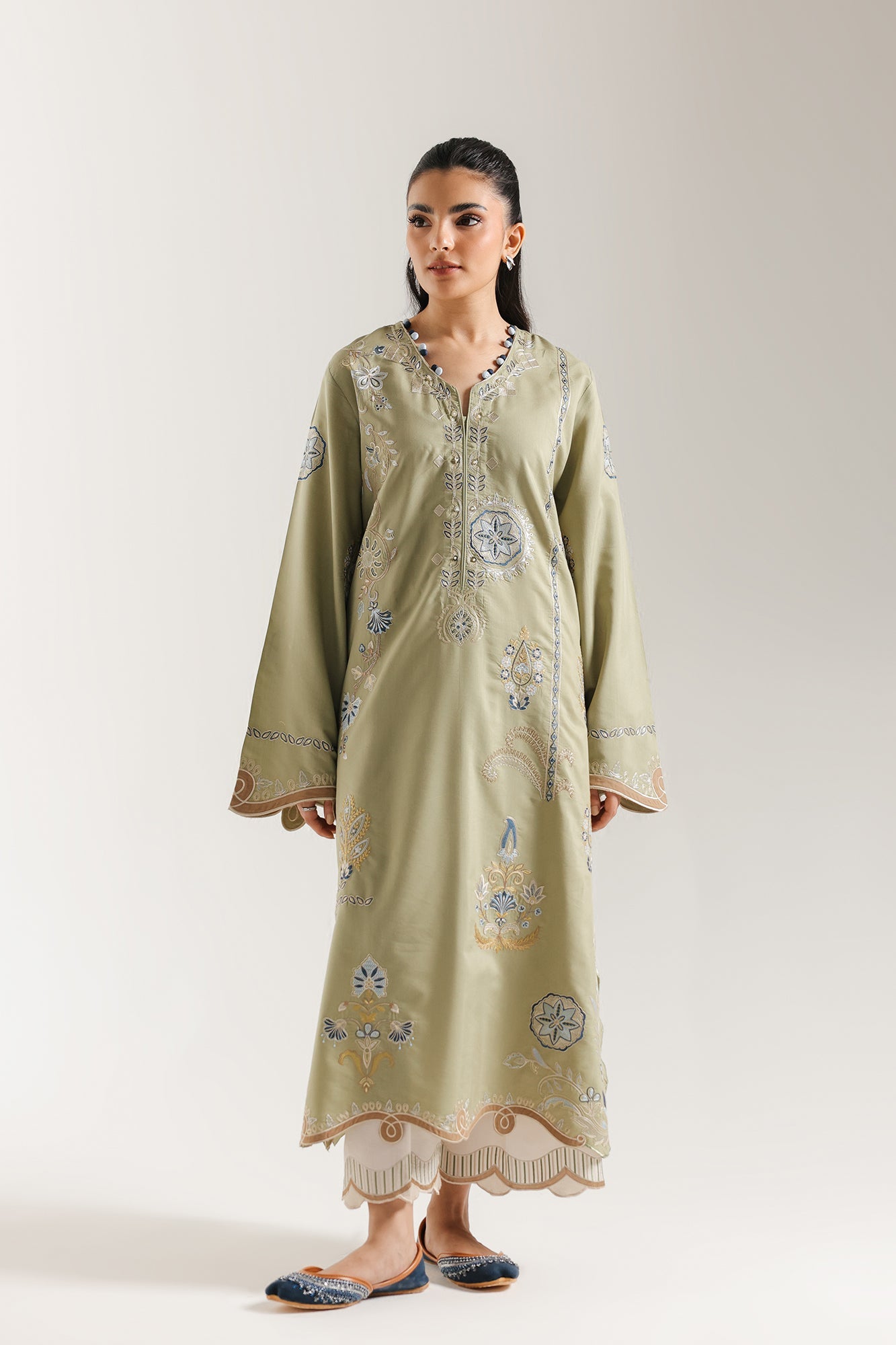 EMBROIDERED SUIT (E3612/103/127)