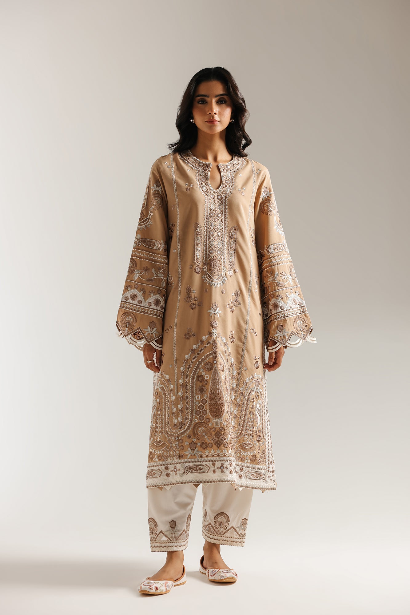 EMBROIDERED SUIT (E3614/103/007)