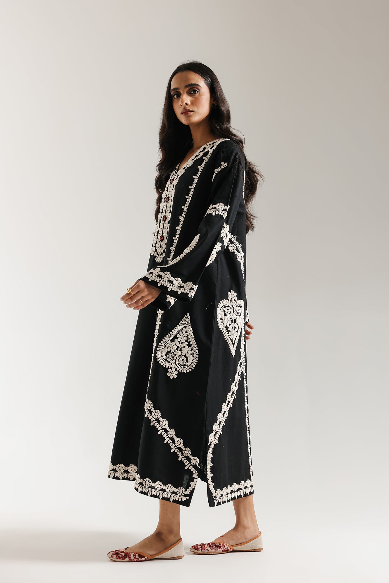 EMBROIDERED DRESS (E3652/103/902)