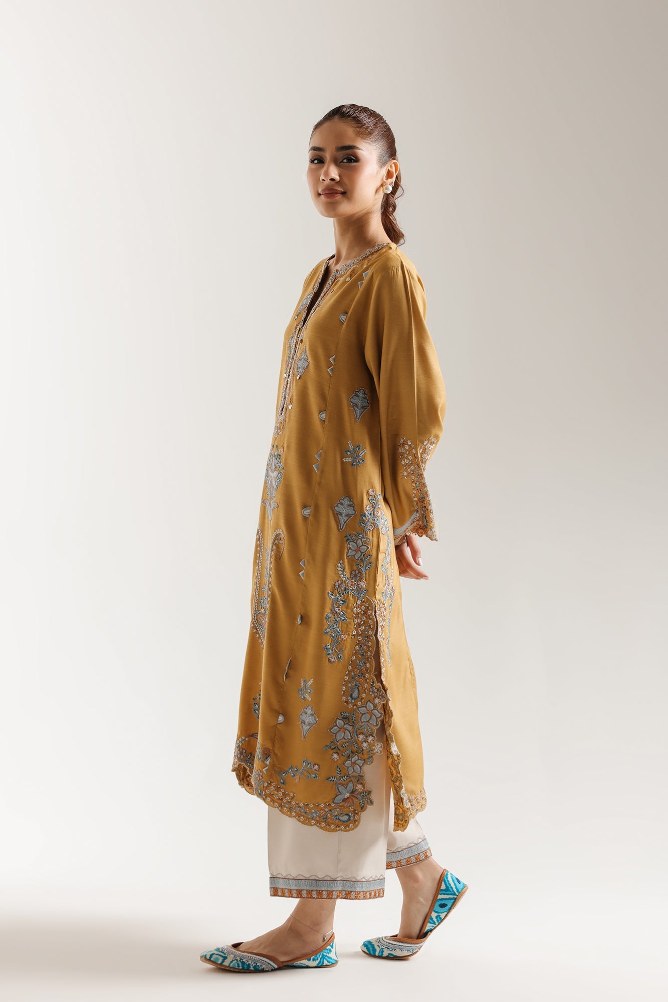 EMBROIDERED SUIT (E3660/103/219)